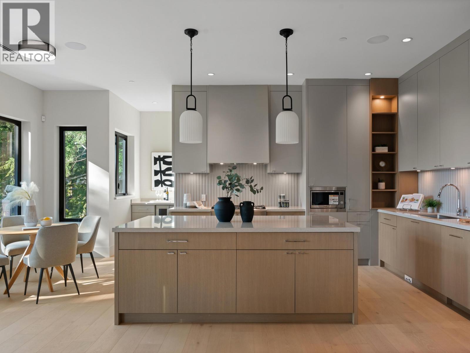 5657 WESTPORT ROAD, West Vancouver