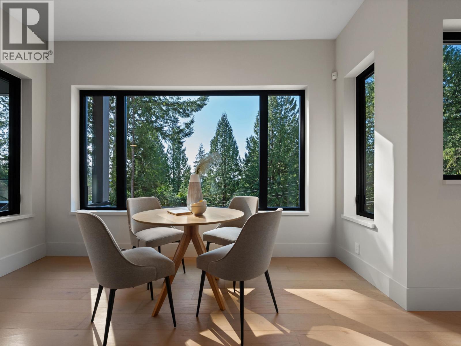 5657 WESTPORT ROAD, West Vancouver