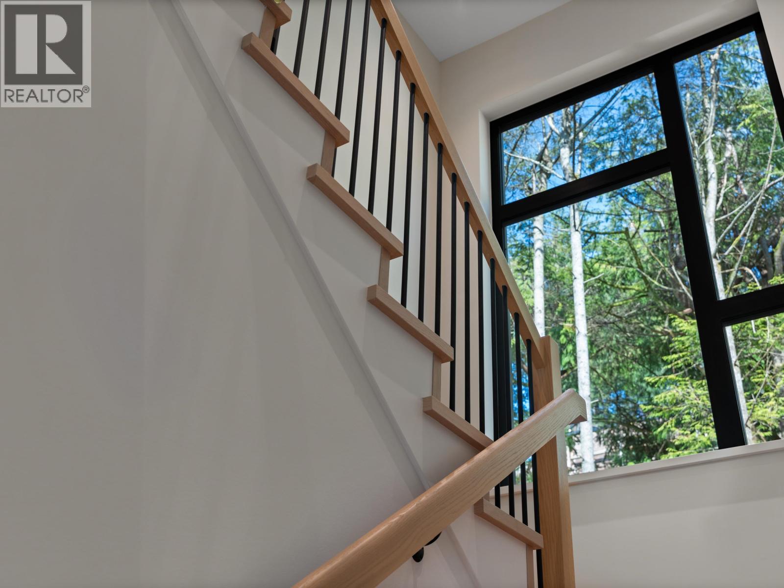 5657 WESTPORT ROAD, West Vancouver