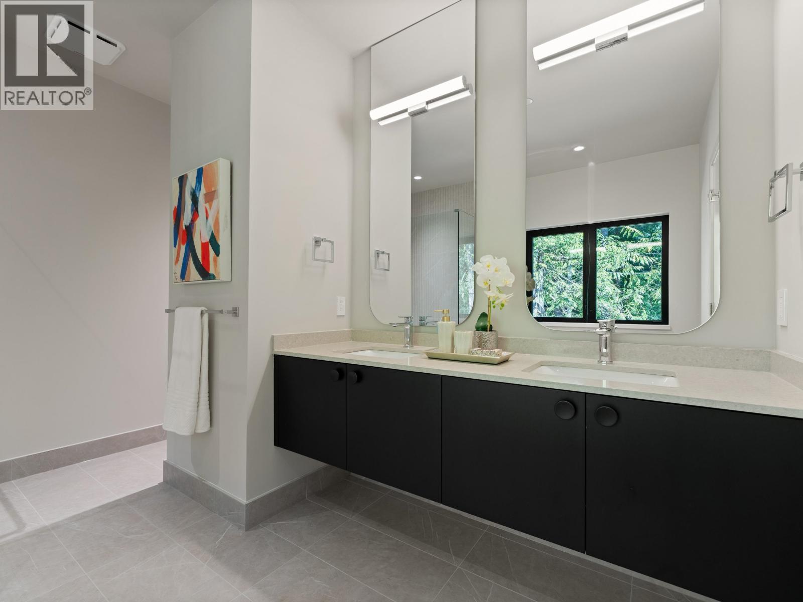 5657 WESTPORT ROAD, West Vancouver