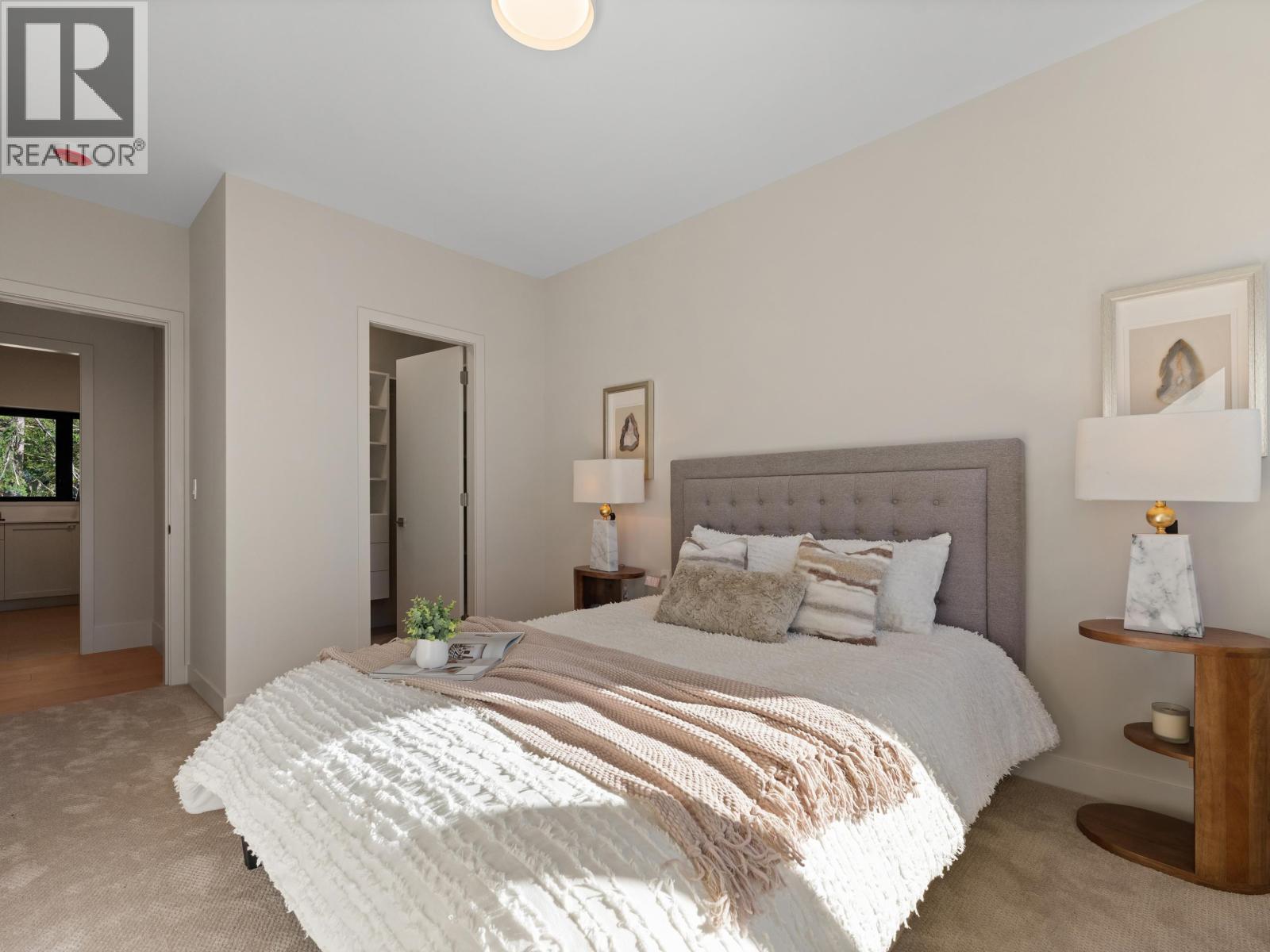 5657 WESTPORT ROAD, West Vancouver