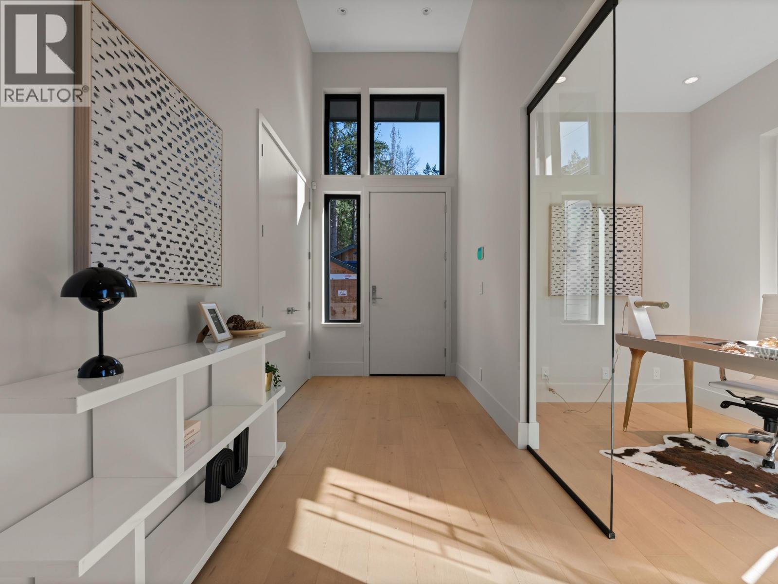 5657 WESTPORT ROAD, West Vancouver