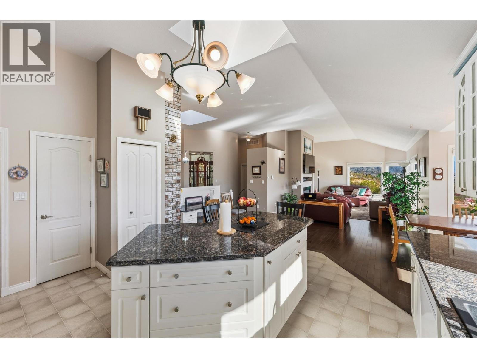 600 PONDEROSA Road, Oliver