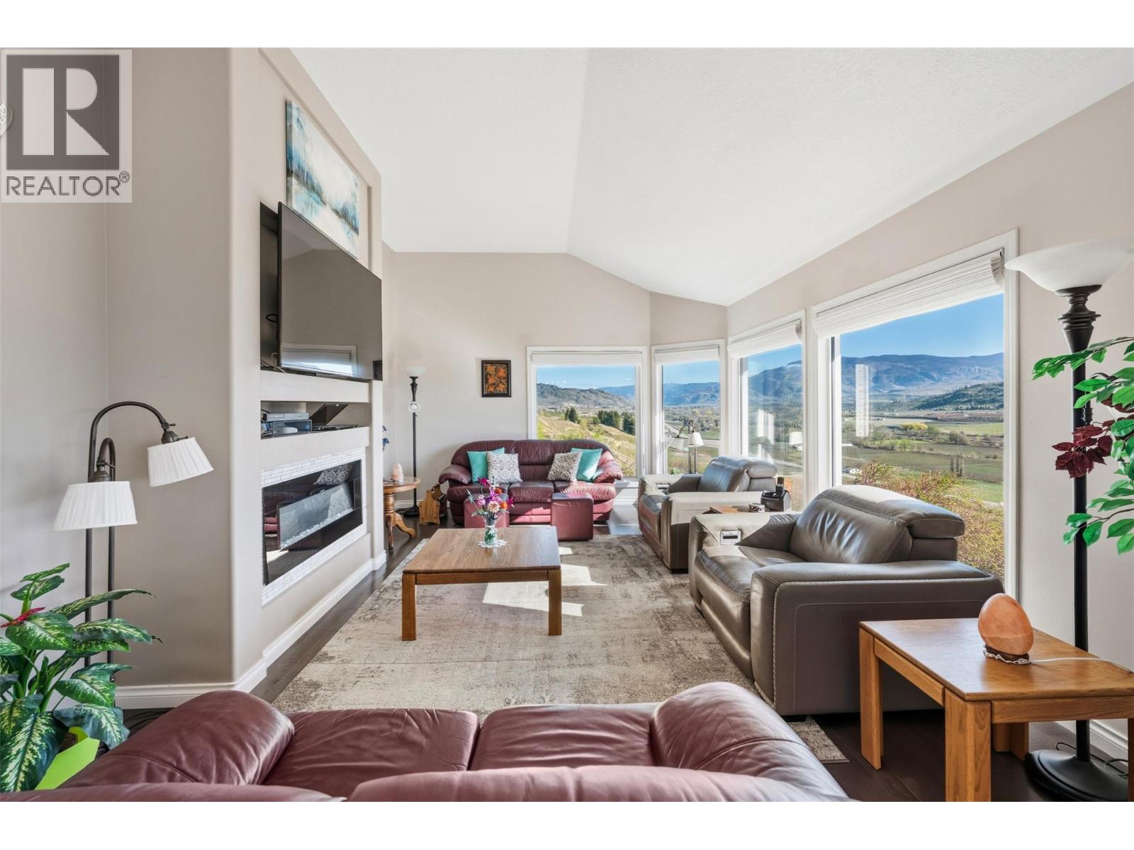 600 PONDEROSA Road, Oliver