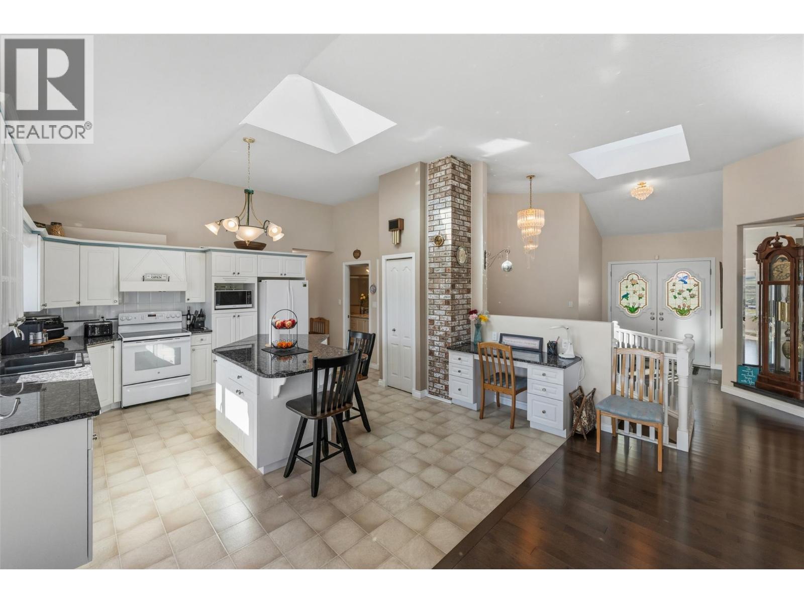 600 PONDEROSA Road, Oliver