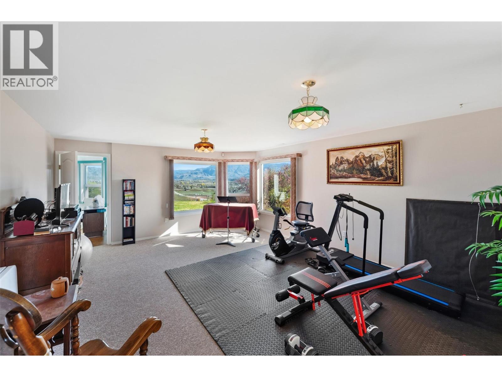 600 PONDEROSA Road, Oliver