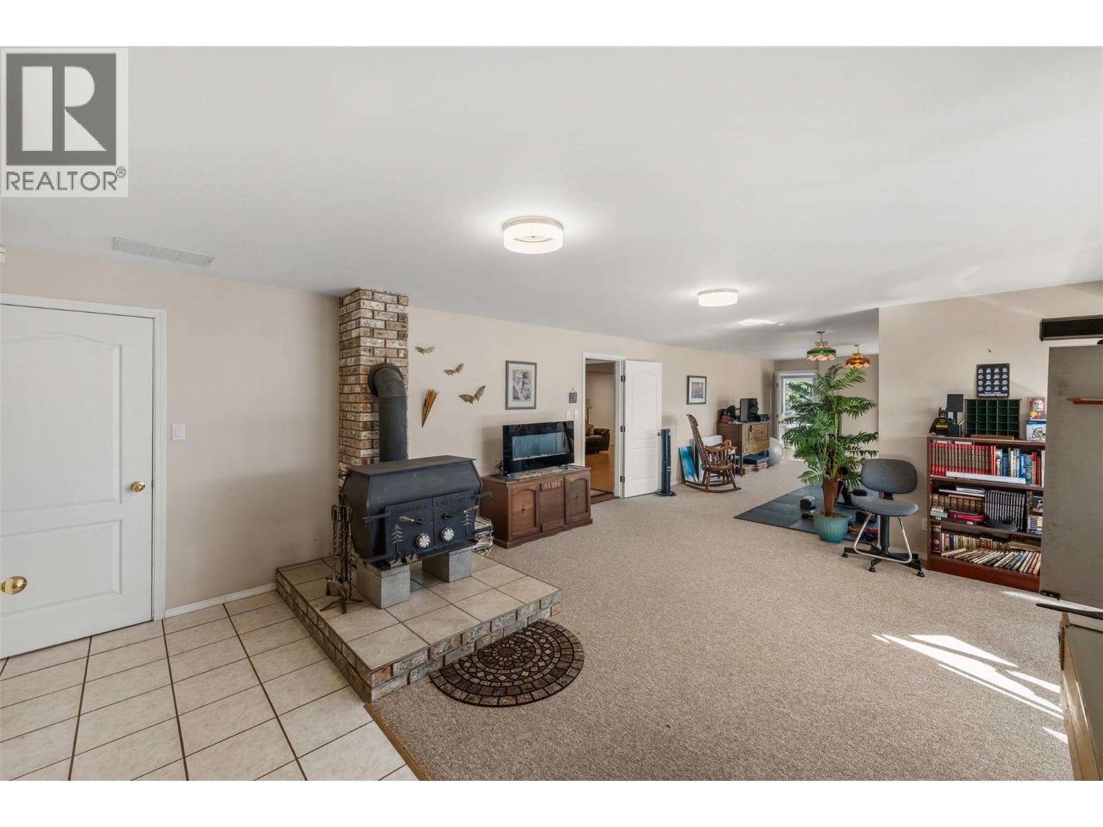 600 PONDEROSA Road, Oliver