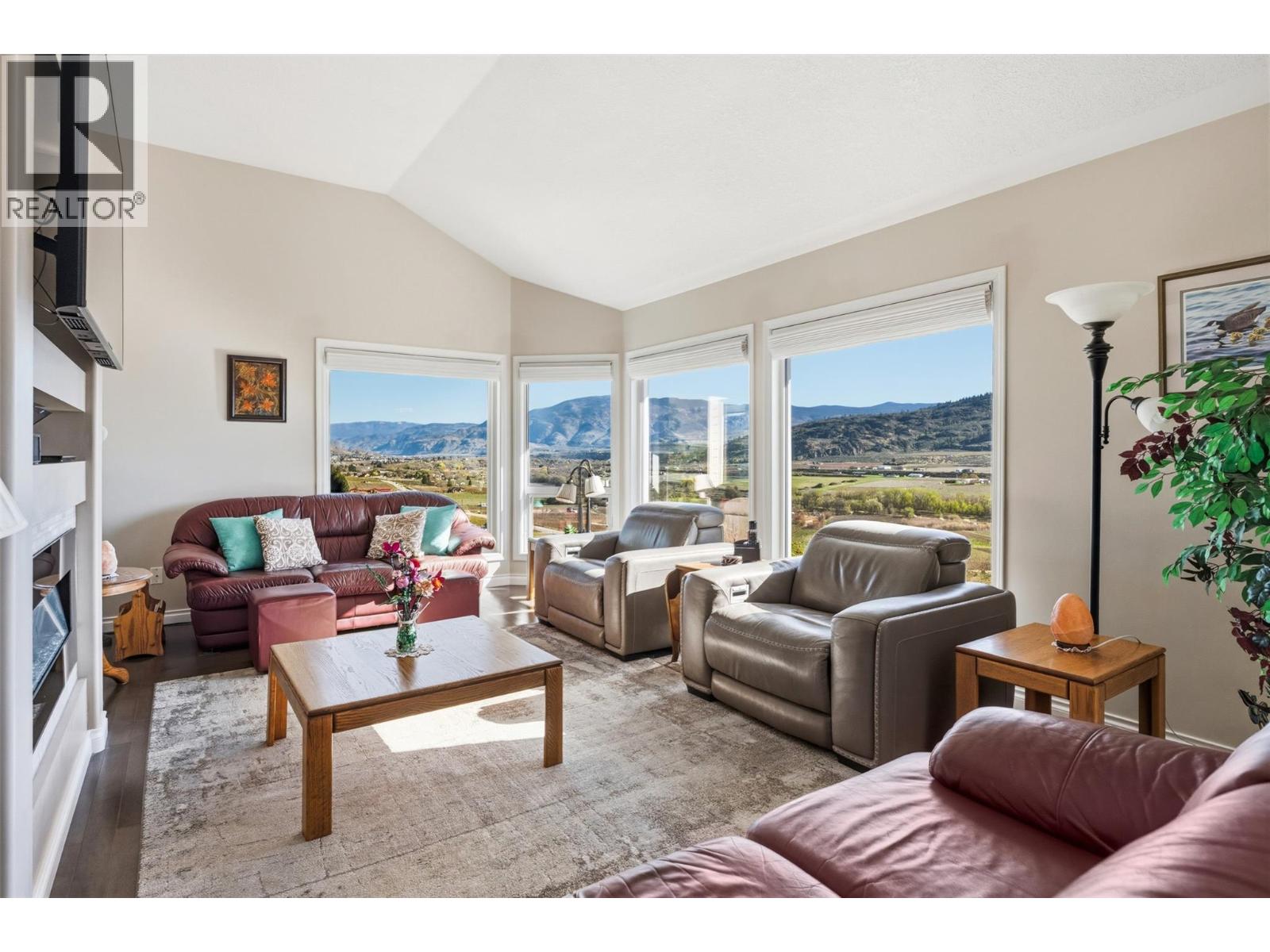 600 PONDEROSA Road, Oliver