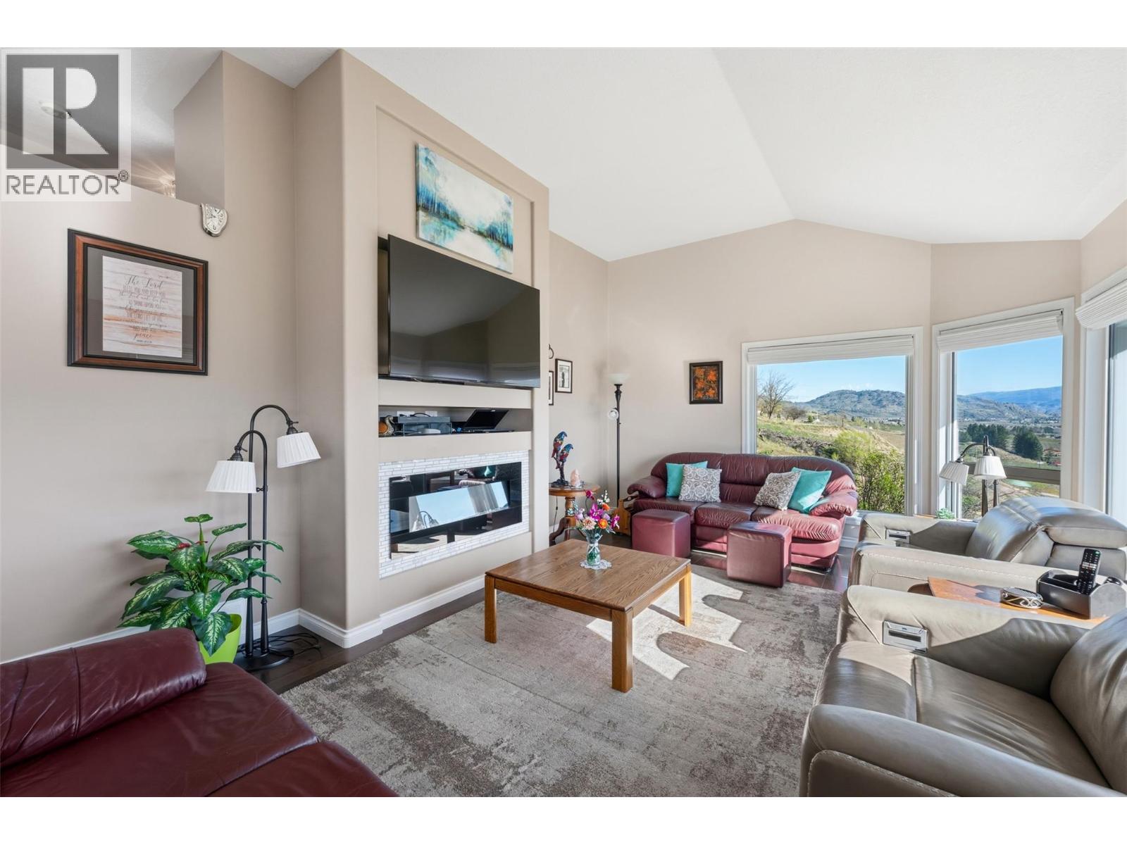 600 PONDEROSA Road, Oliver