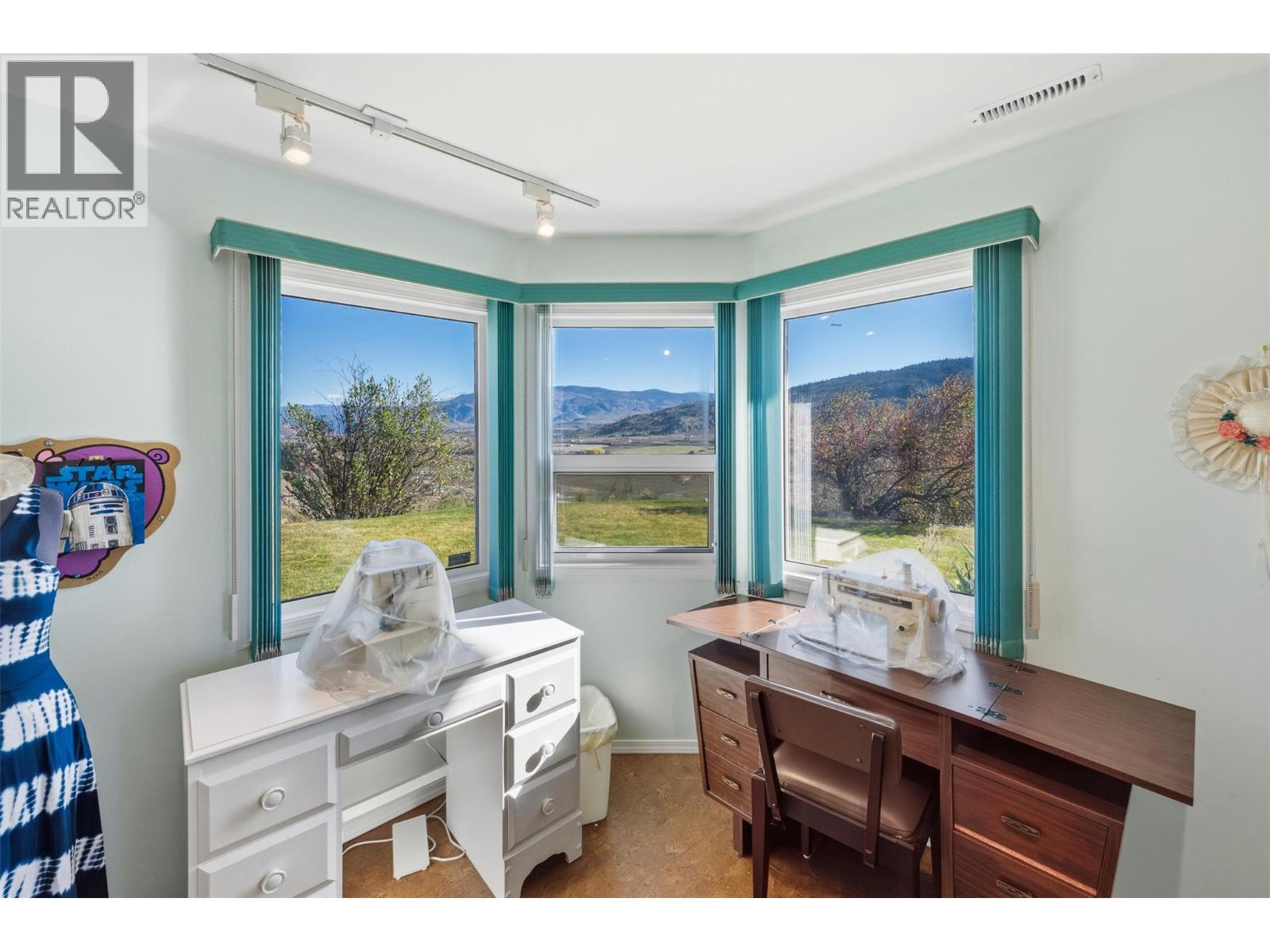 600 PONDEROSA Road, Oliver