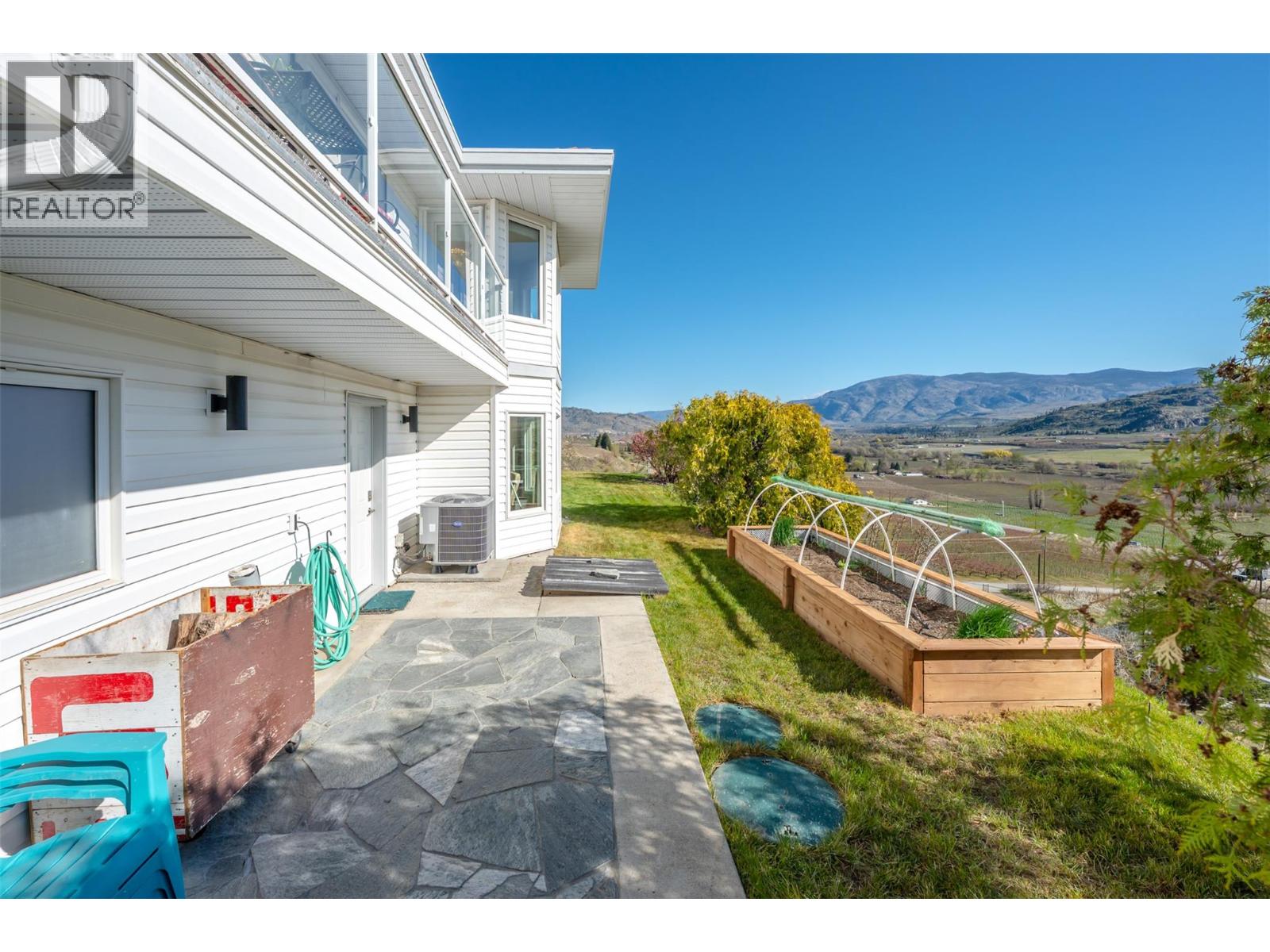 600 PONDEROSA Road, Oliver