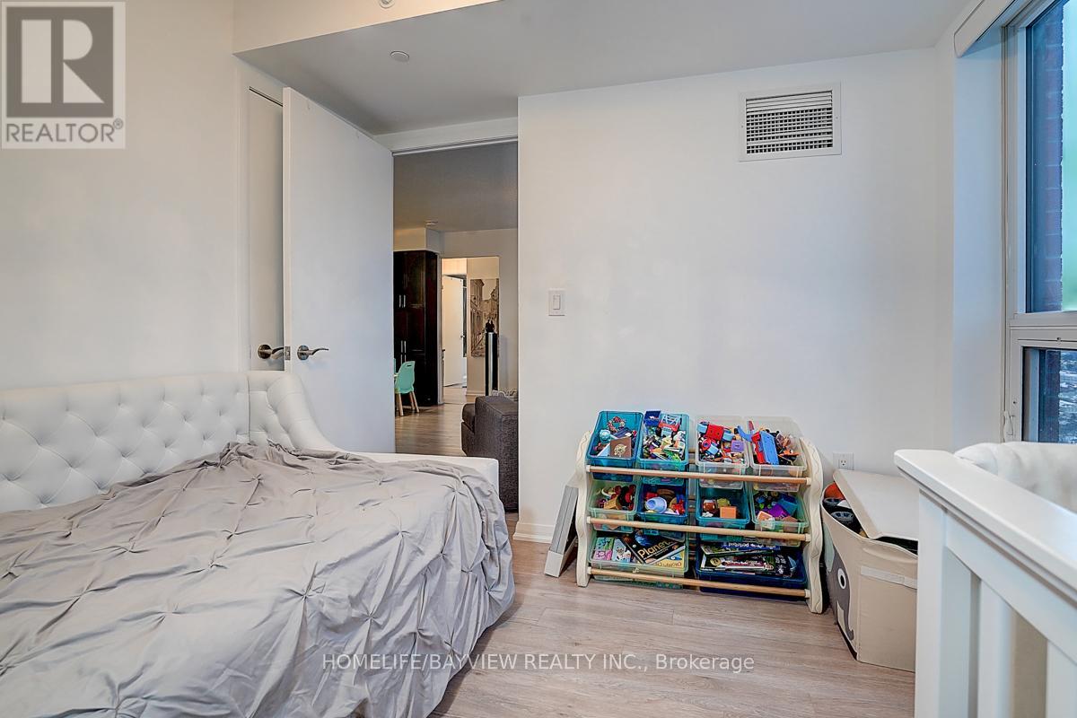 #2204 830 LAWRENCE AVENUE W - 16