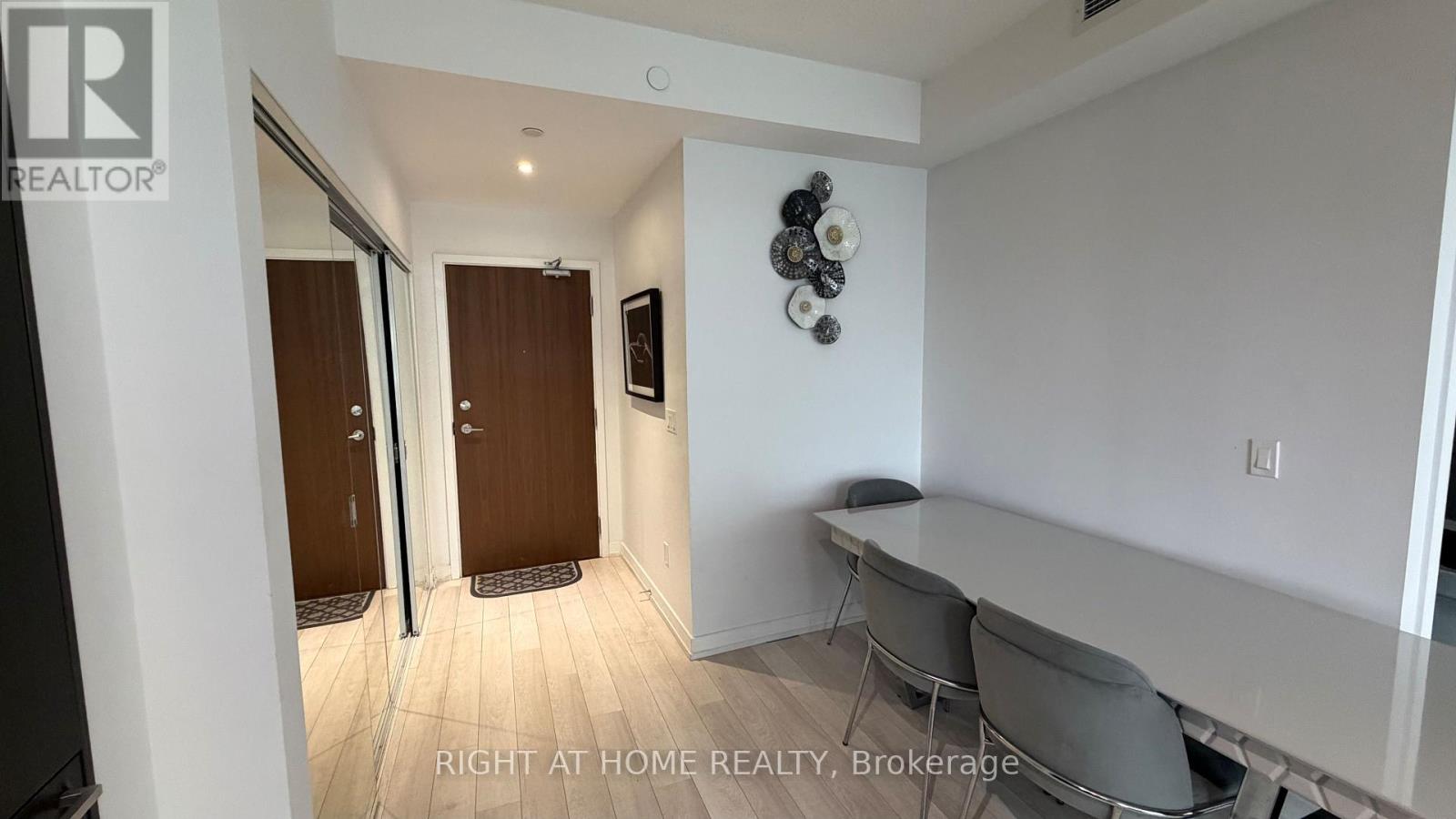 #1005 115 MCMAHON DRIVE E - 8