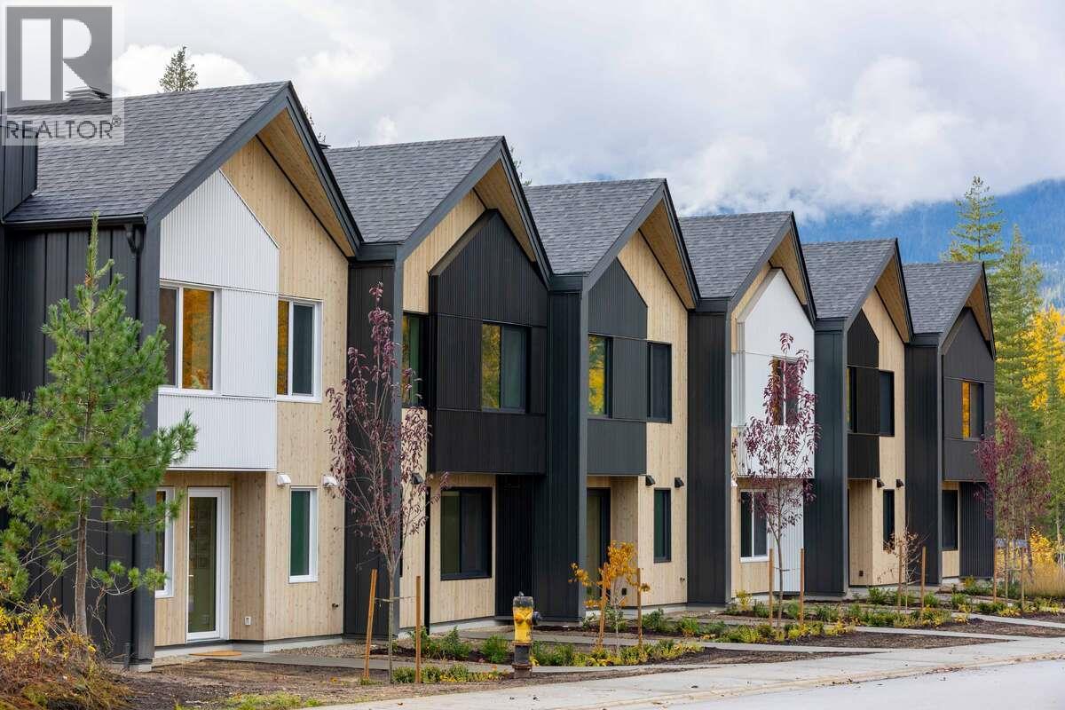 1032 Williams Gate Lane, Revelstoke