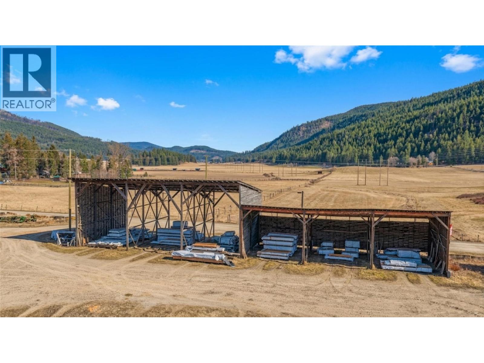 17 Bear Valley Road, Lumby