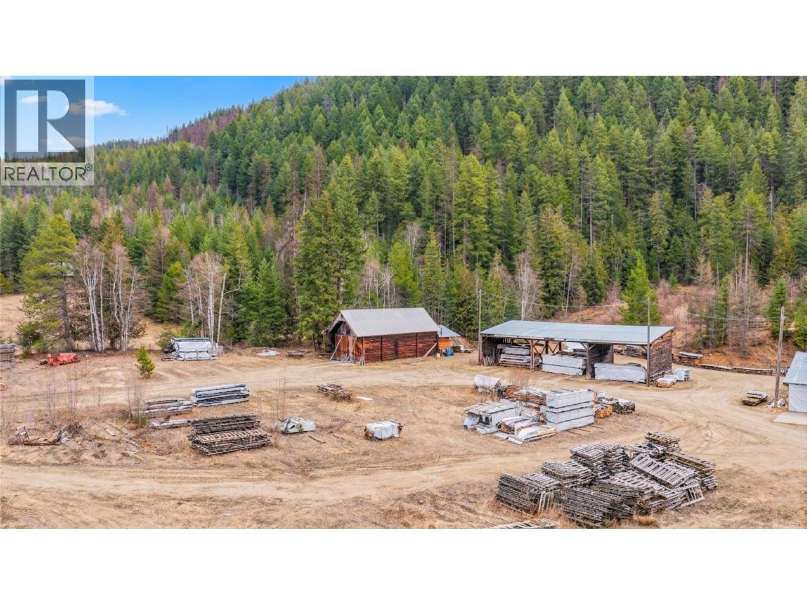 17 Bear Valley Road, Lumby