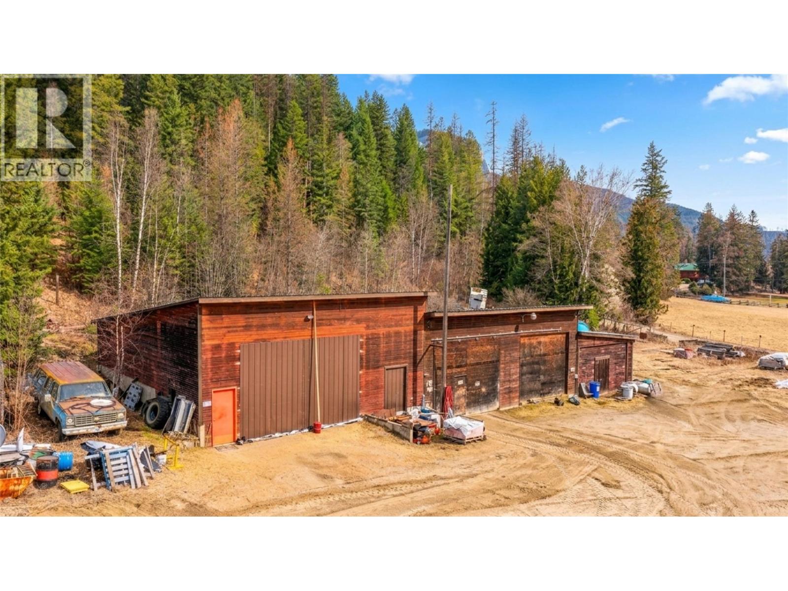 17 Bear Valley Road, Lumby