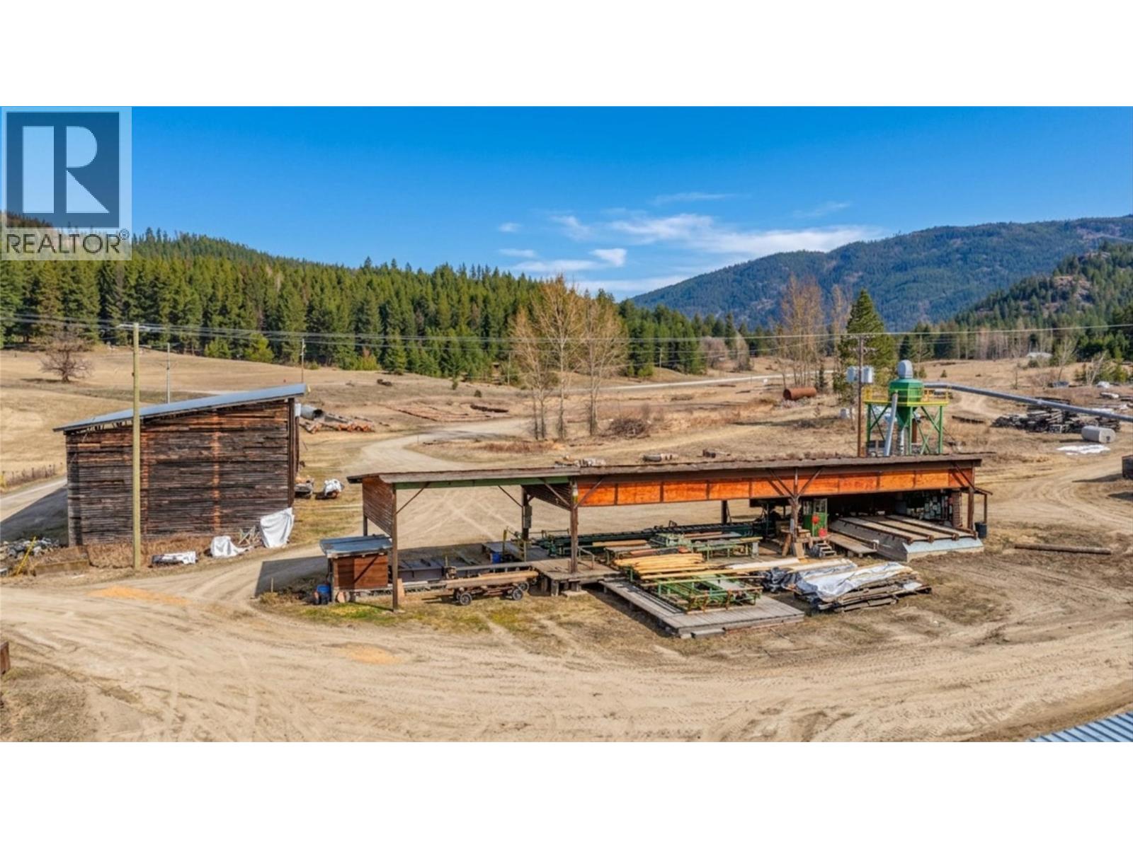 17 Bear Valley Road, Lumby