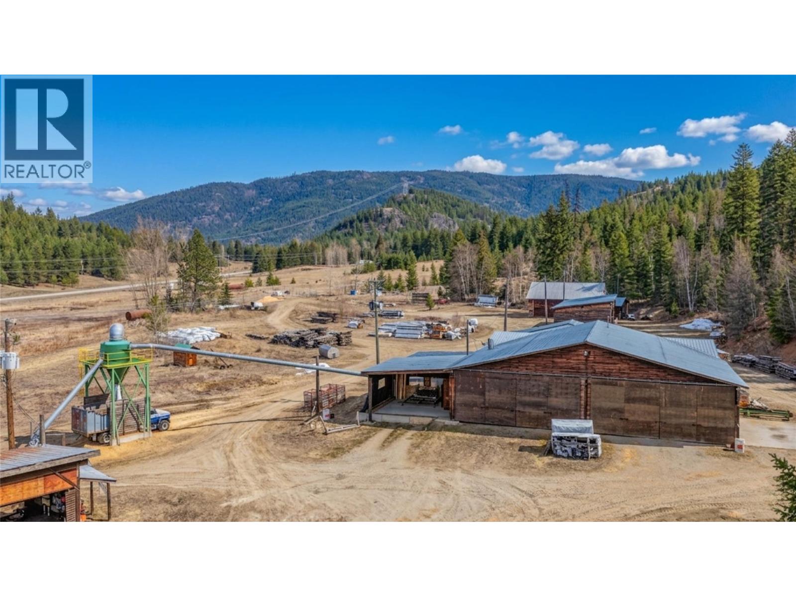 17 Bear Valley Road, Lumby