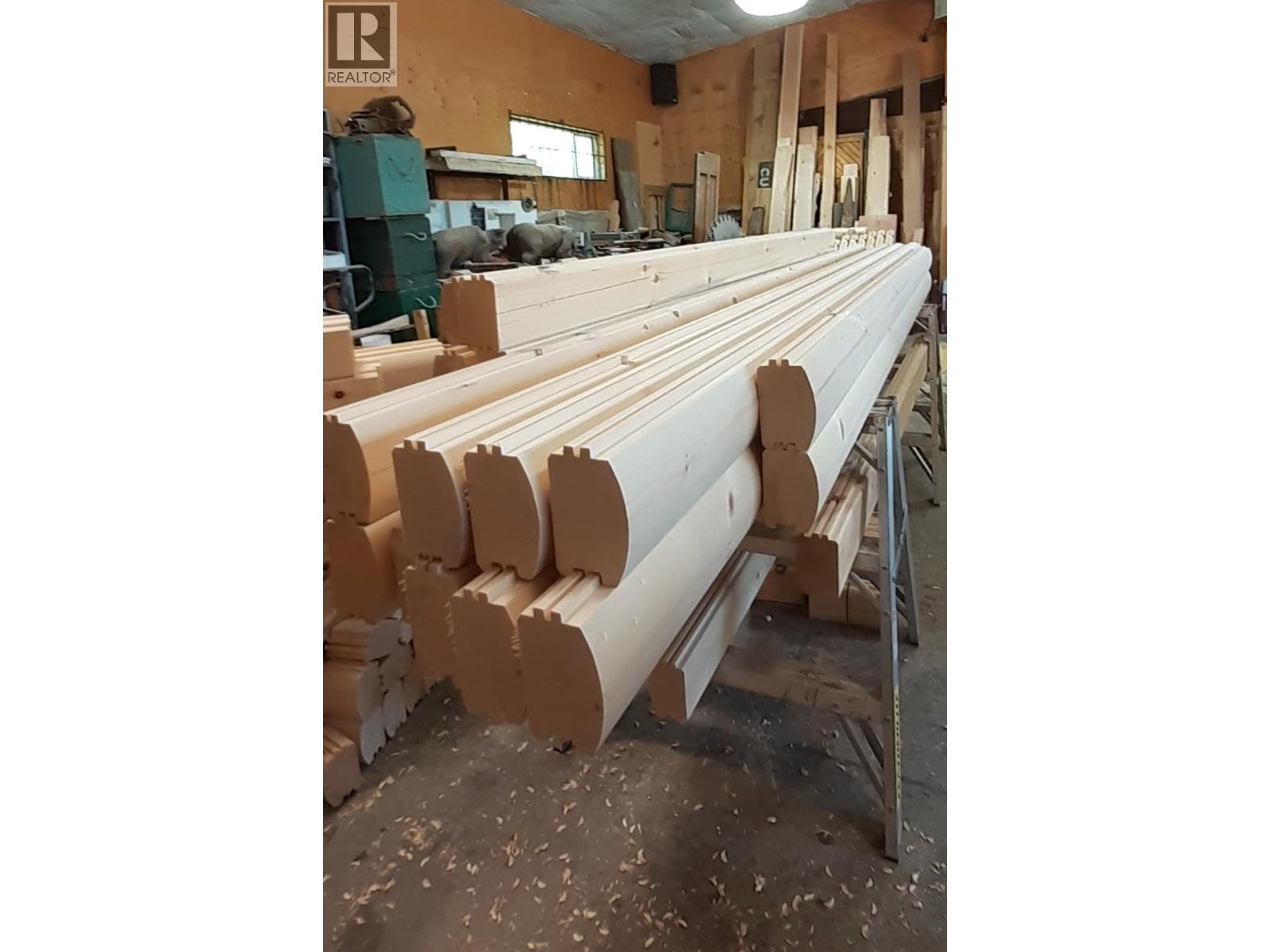 17 Bear Valley Road, Lumby