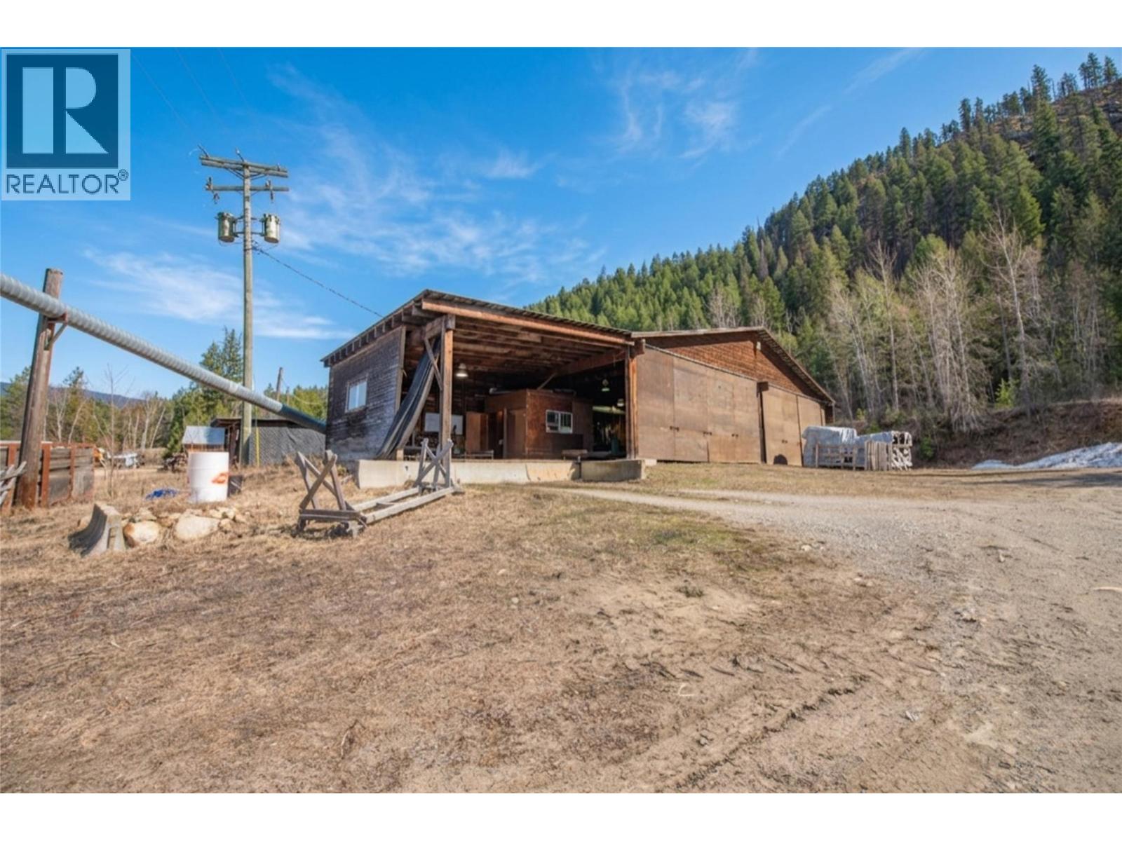 17 Bear Valley Road, Lumby
