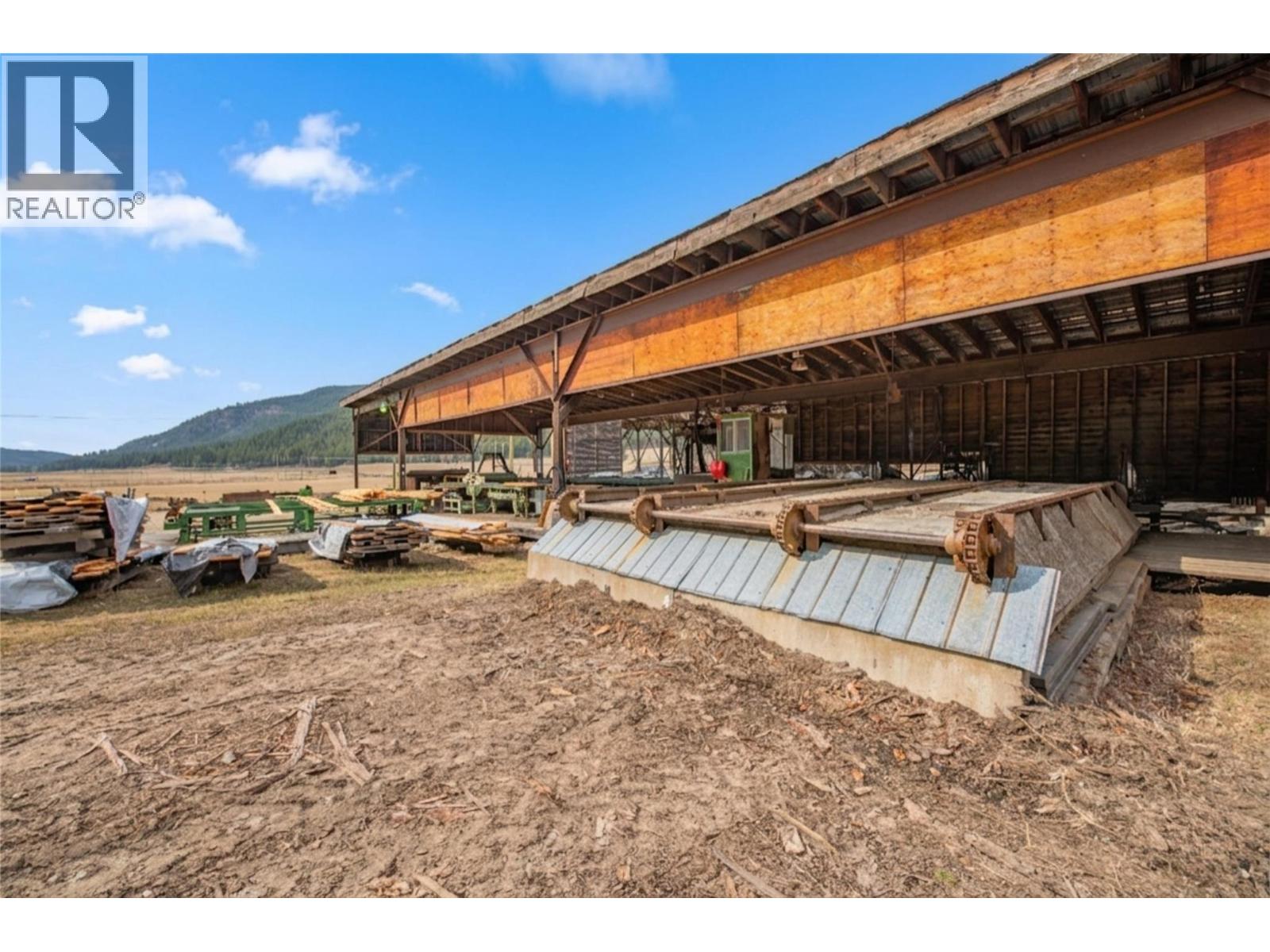 17 Bear Valley Road, Lumby