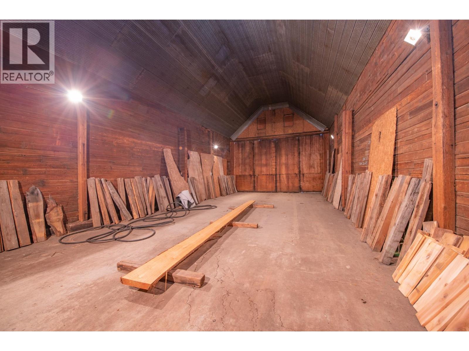 17 Bear Valley Road, Lumby