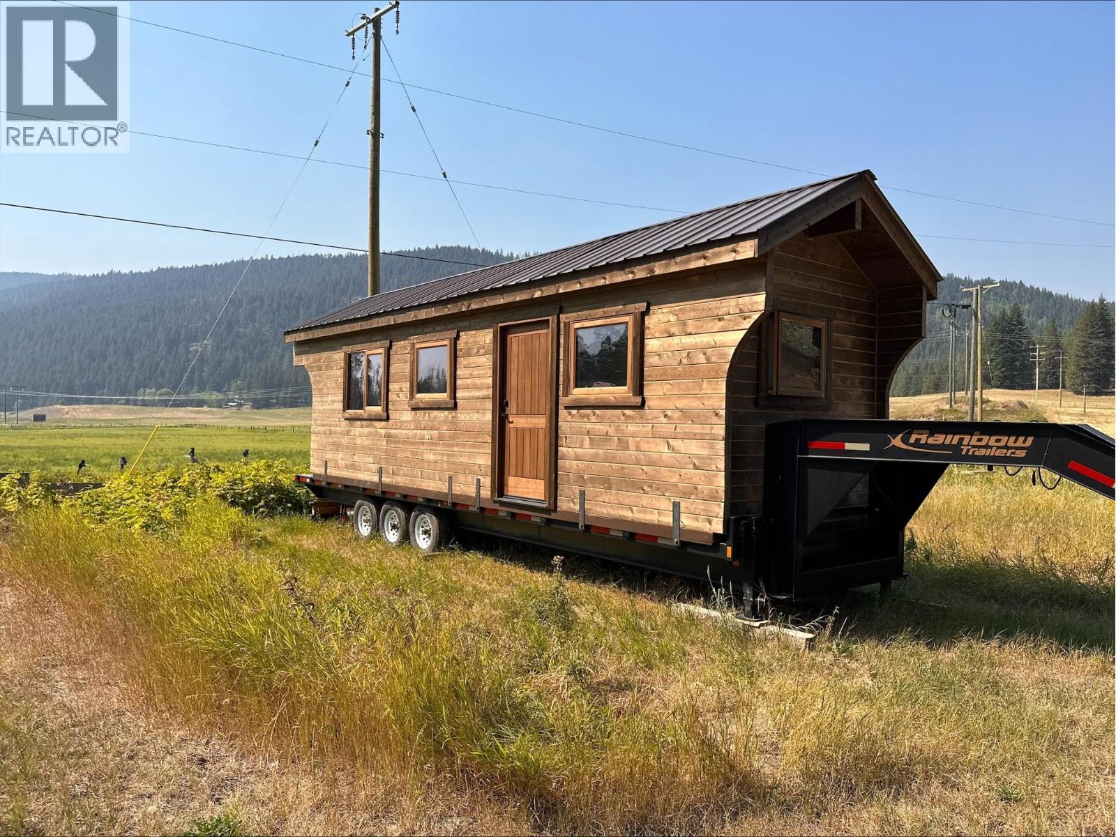 17 Bear Valley Road, Lumby