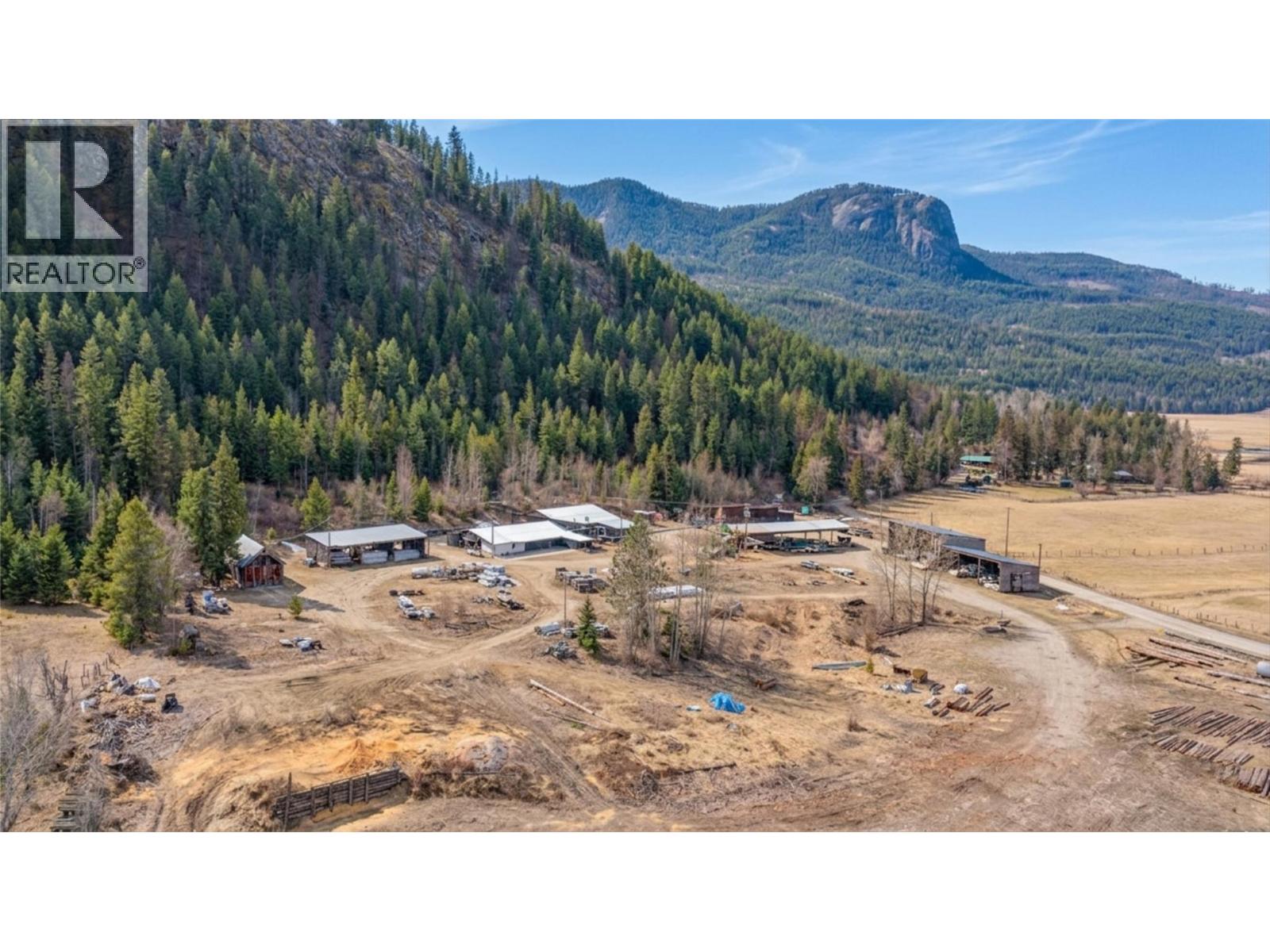 17 Bear Valley Road, Lumby