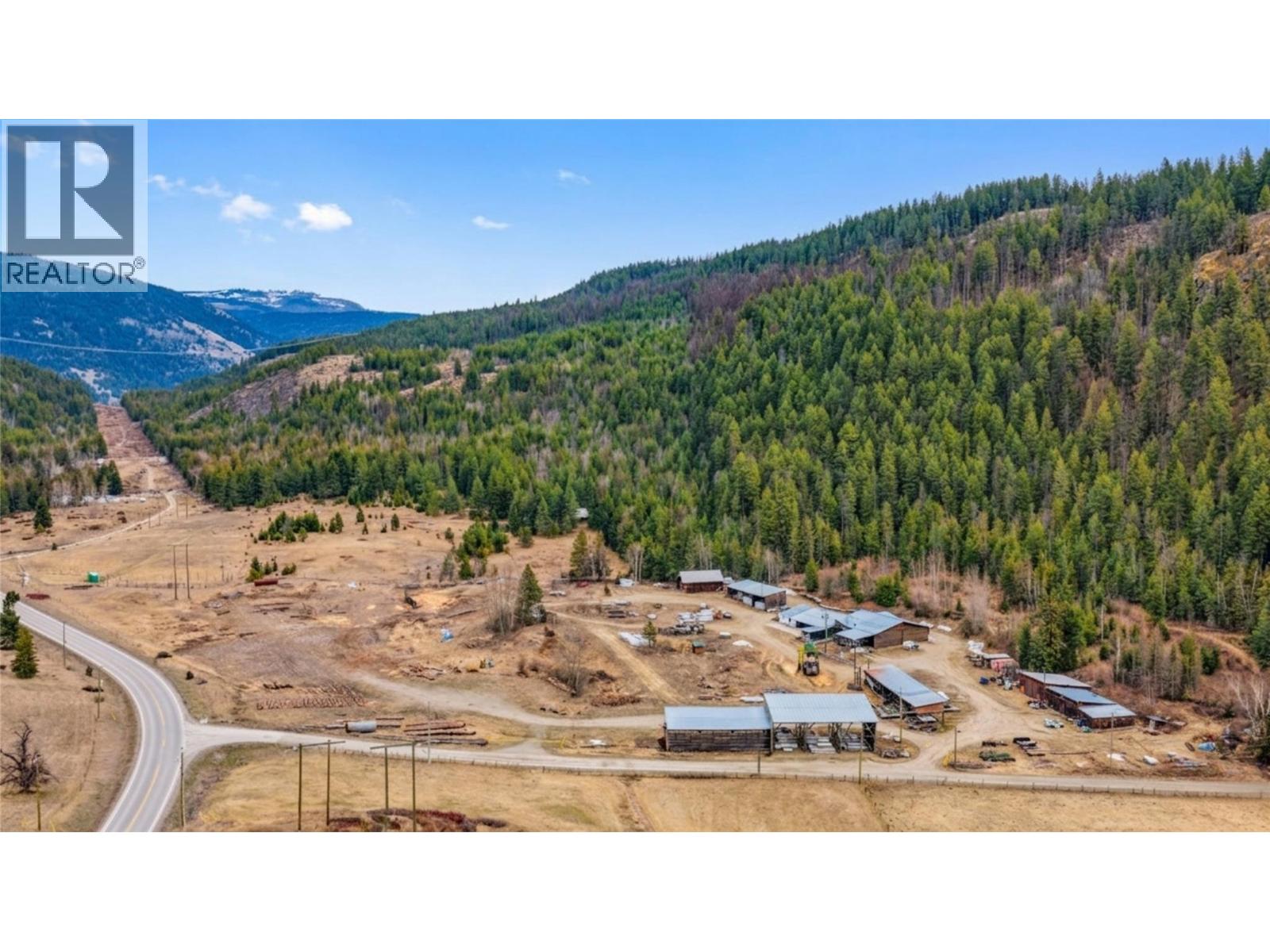 17 Bear Valley Road, Lumby