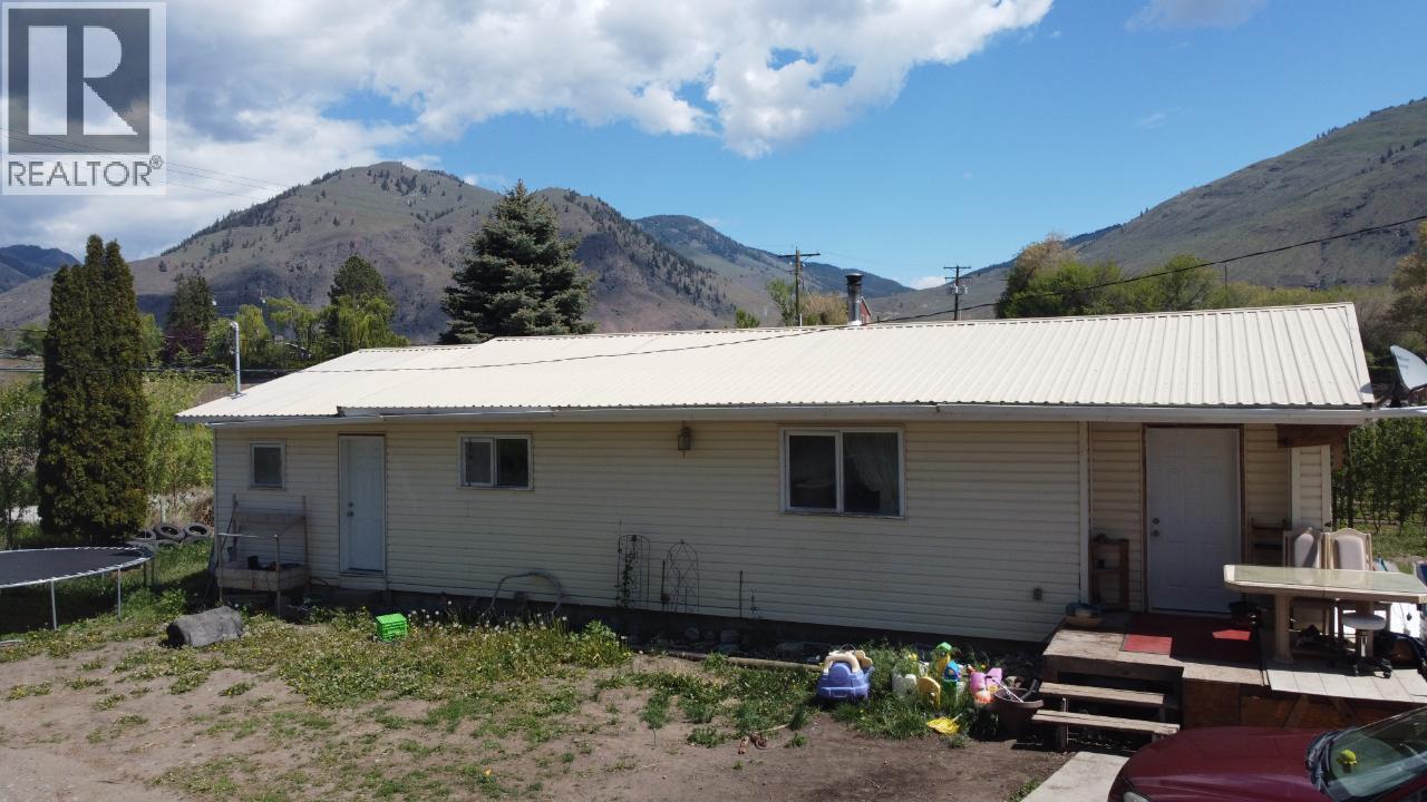 696 Lowe Drive - 4