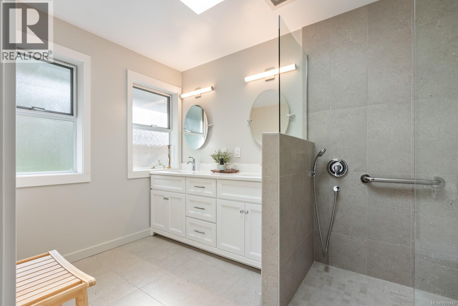 1451 SEAVIEW RD - 13