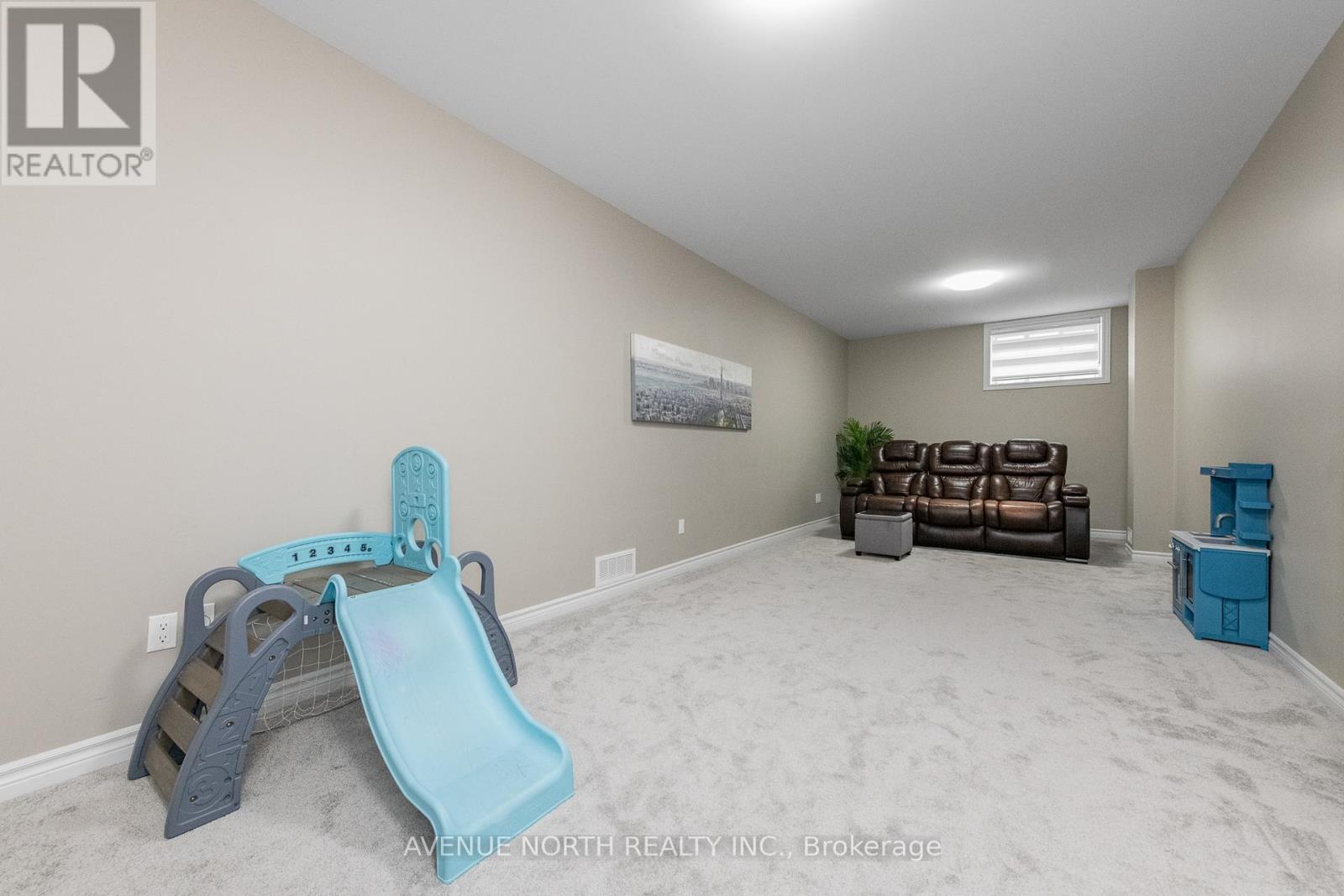707 MOONFLOWER CRESCENT - 43
