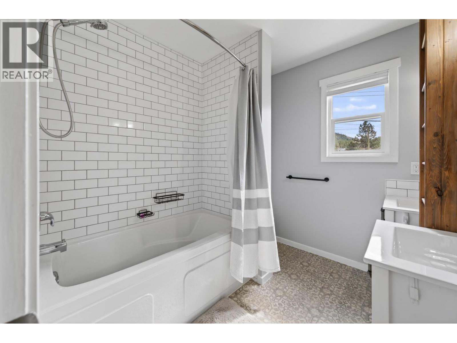 5914 TODD Road, Kamloops