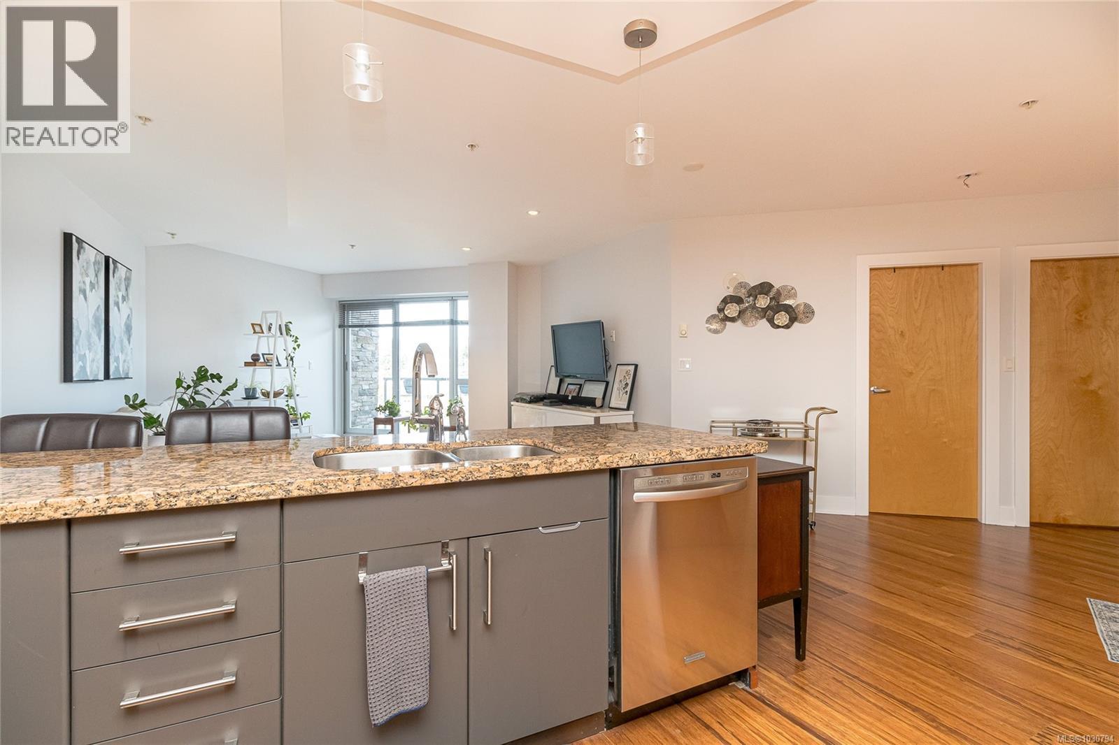 522 2745 Veterans Memorial Pkwy, Langford