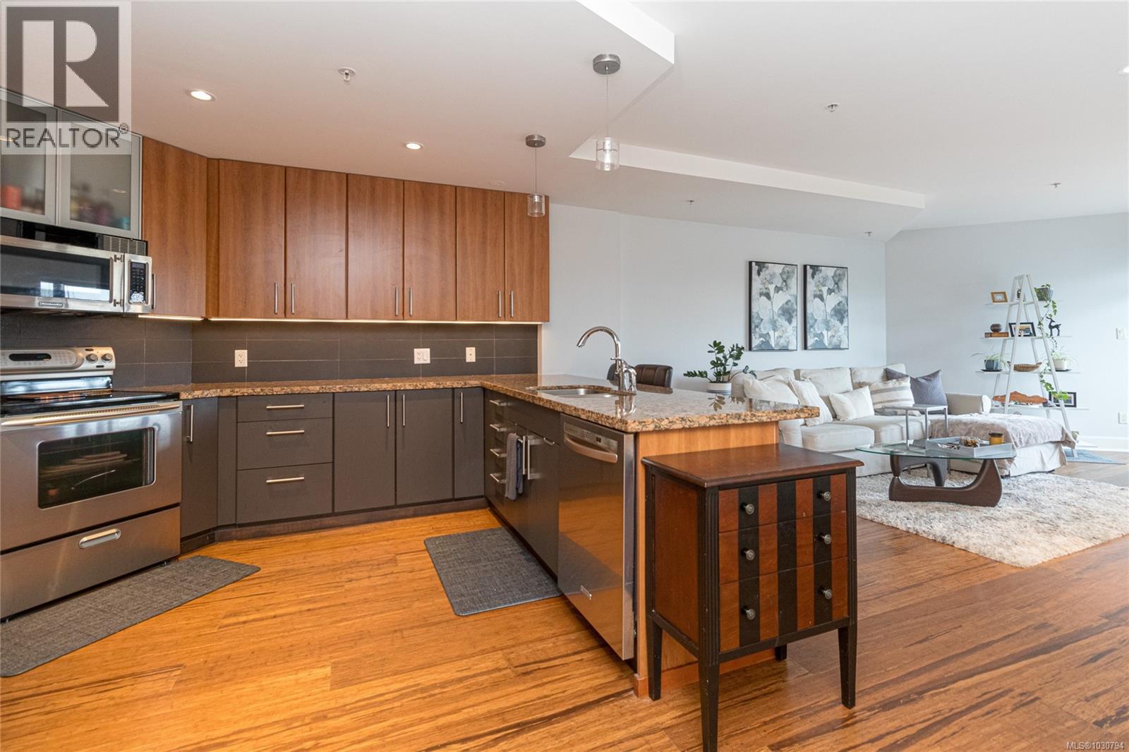 522 2745 Veterans Memorial Pkwy, Langford