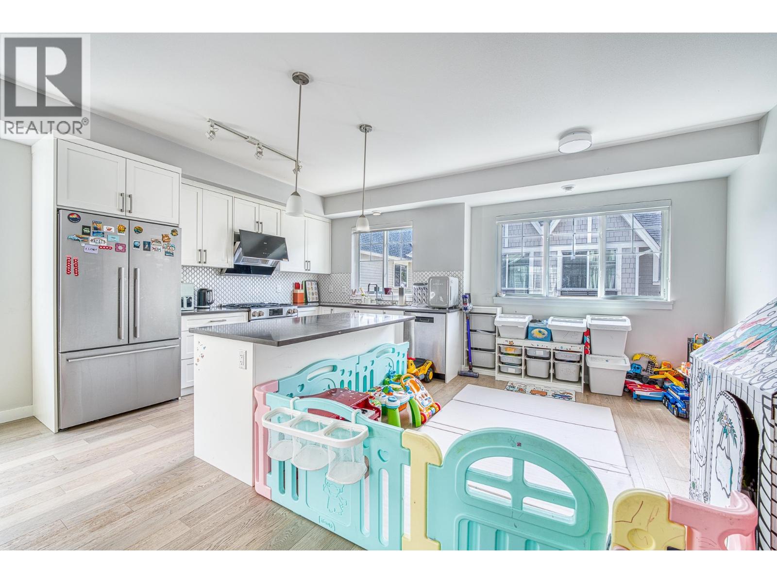 21 7180 LECHOW STREET, Richmond