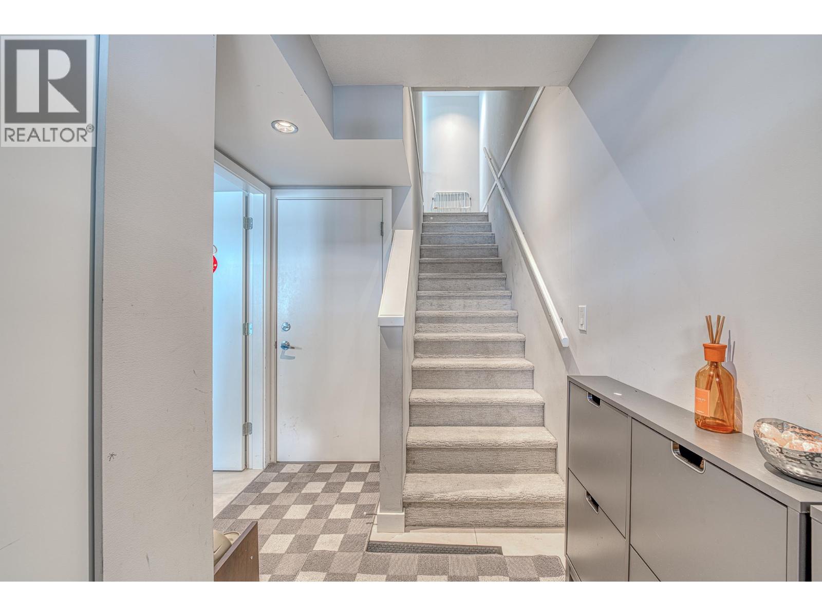 21 7180 LECHOW STREET, Richmond