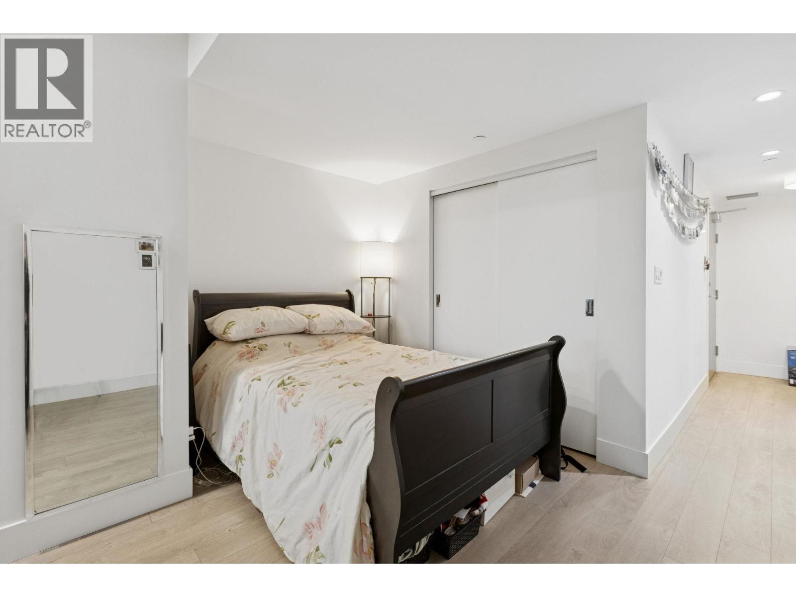 707 680 SEYLYNN CRESCENT, North Vancouver