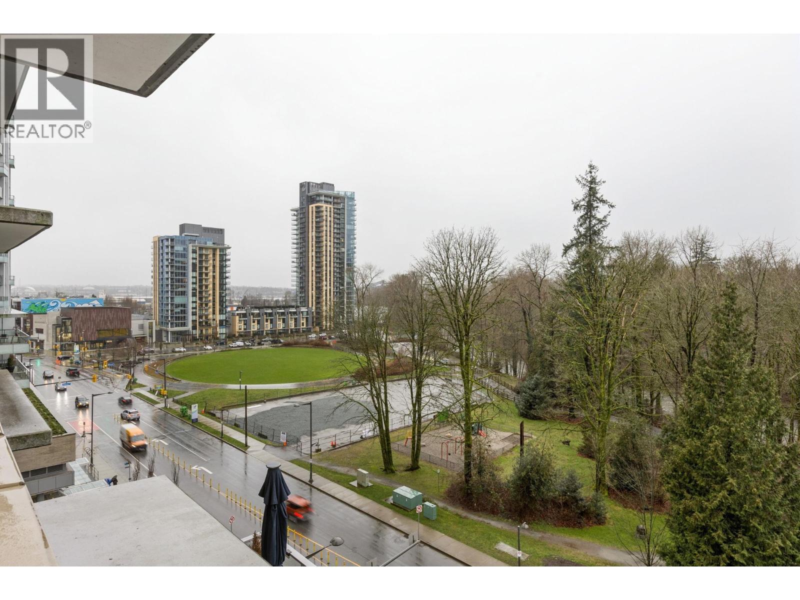 707 680 SEYLYNN CRESCENT, North Vancouver