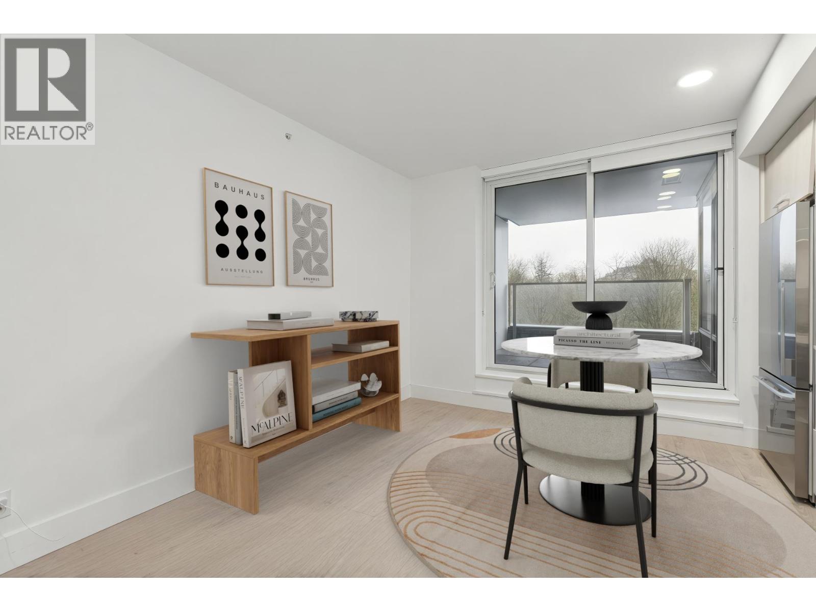 707 680 SEYLYNN CRESCENT, North Vancouver