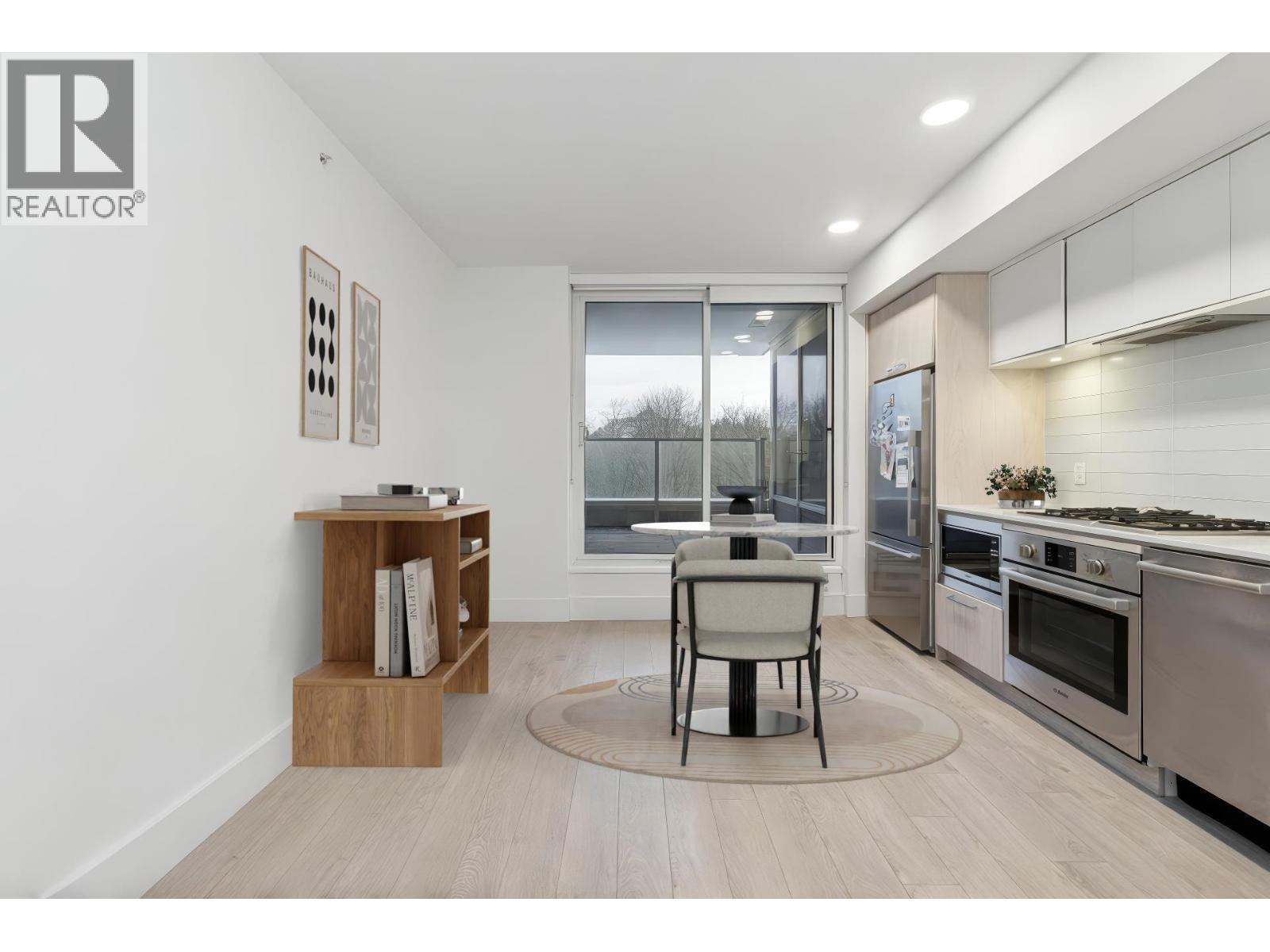 707 680 SEYLYNN CRESCENT, North Vancouver