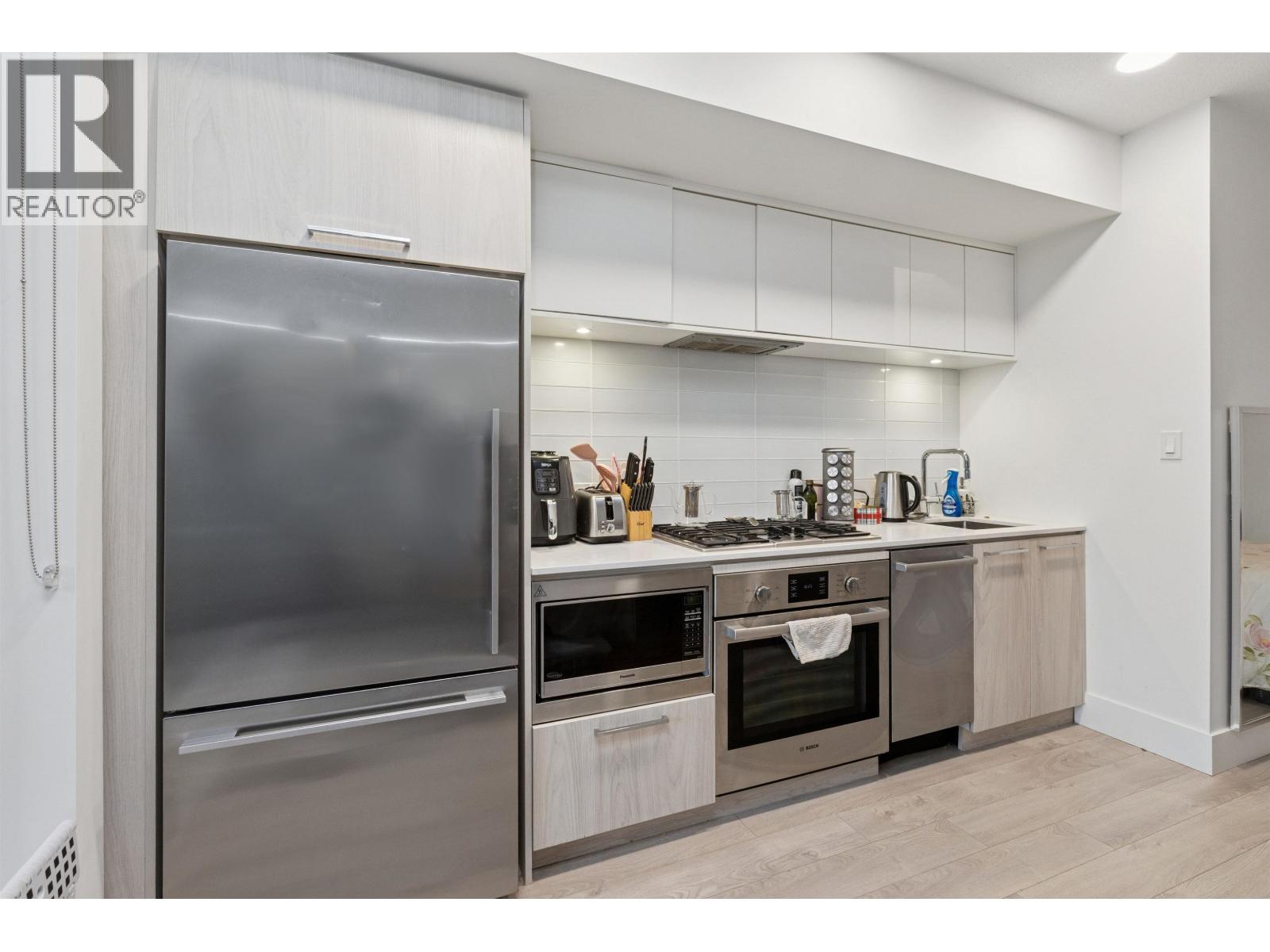 707 680 SEYLYNN CRESCENT, North Vancouver