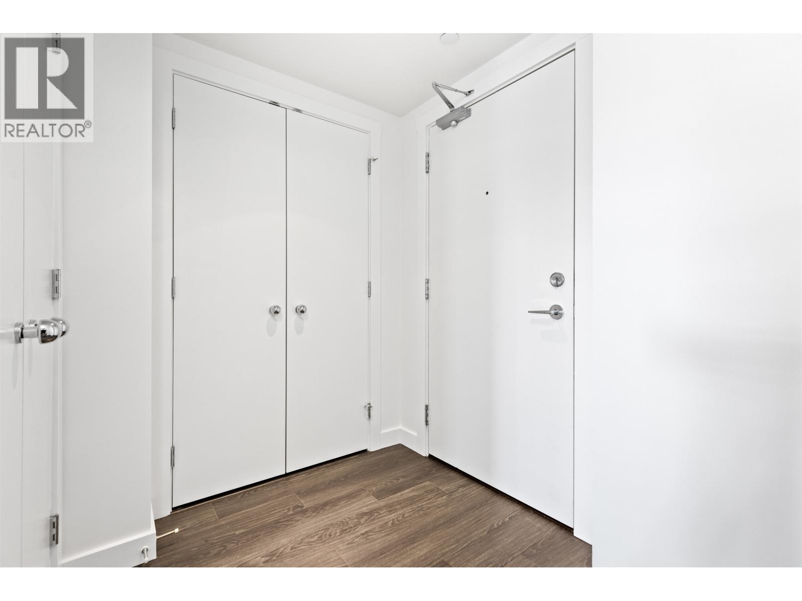 2501 602 COMO LAKE AVENUE, Coquitlam