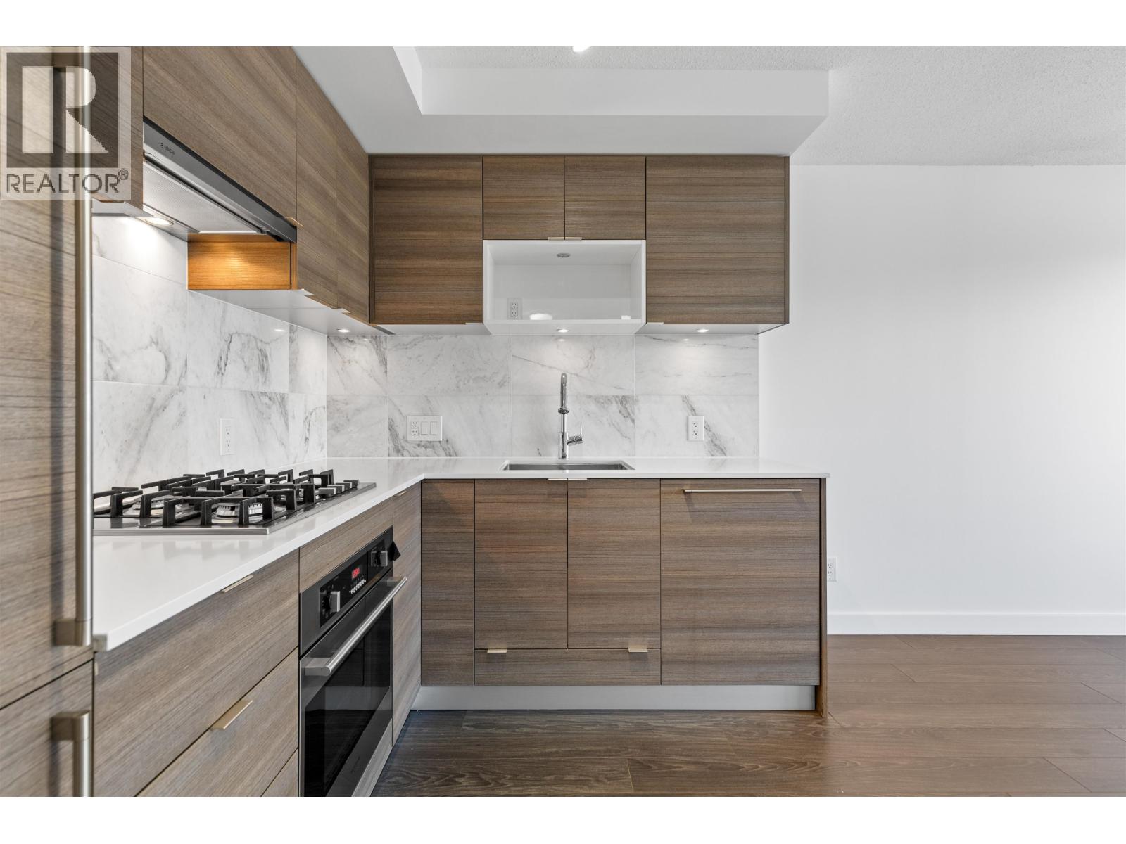 2501 602 COMO LAKE AVENUE, Coquitlam