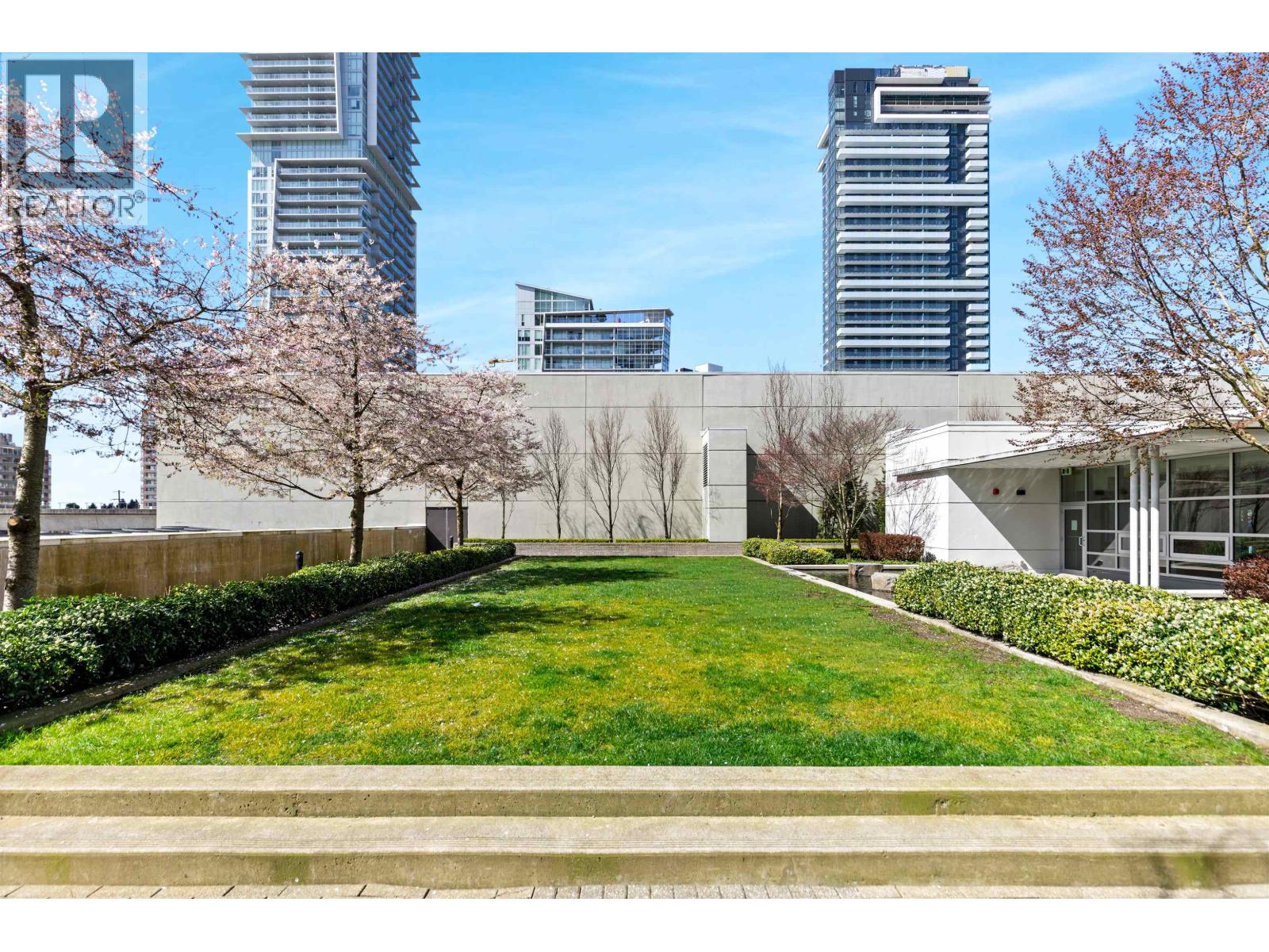 2501 602 COMO LAKE AVENUE, Coquitlam