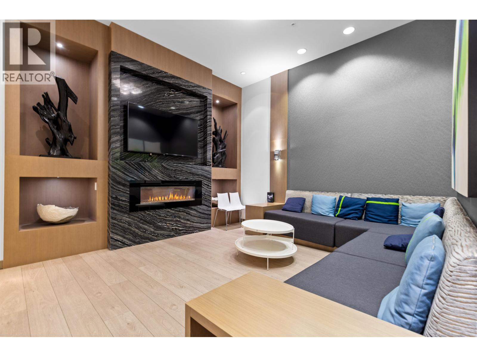 2501 602 COMO LAKE AVENUE, Coquitlam