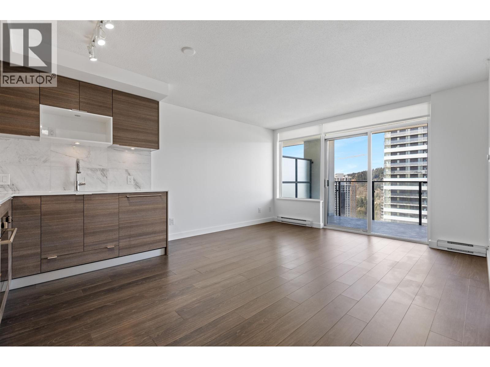 2501 602 COMO LAKE AVENUE, Coquitlam