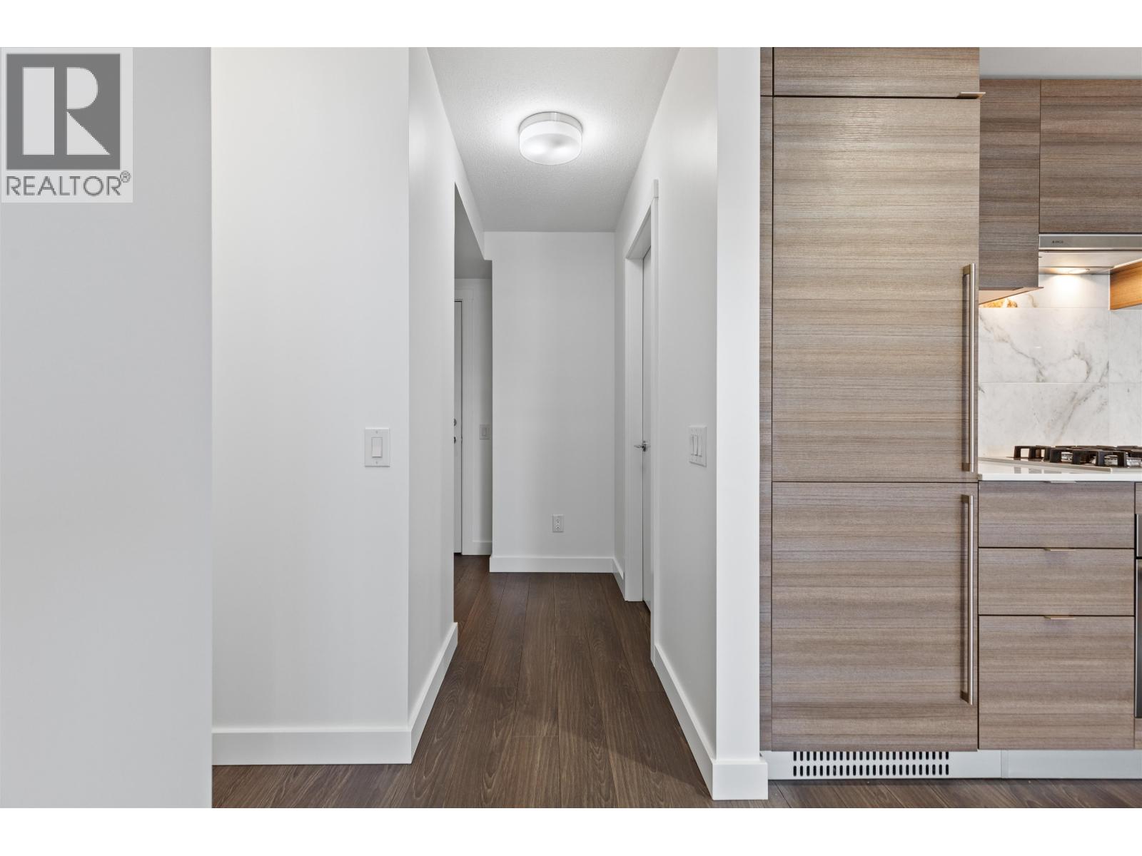 2501 602 COMO LAKE AVENUE, Coquitlam