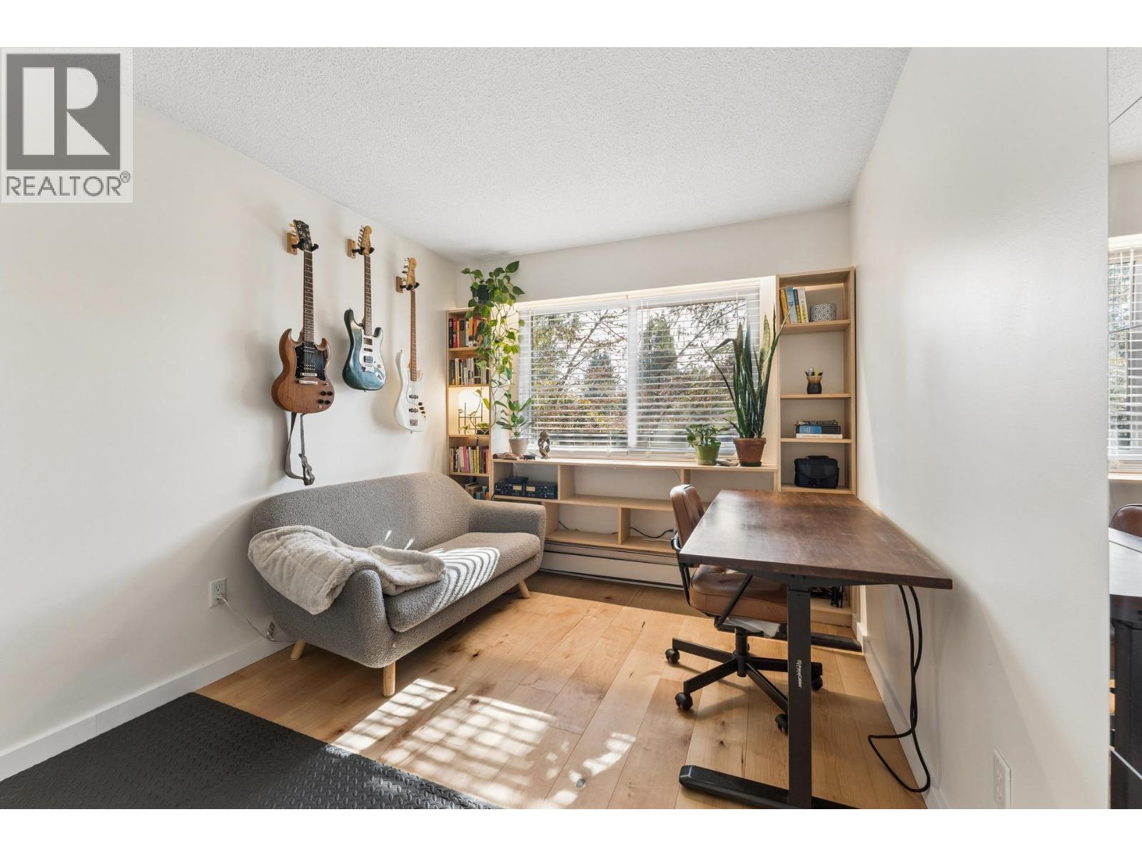 211 1385 DRAYCOTT ROAD, North Vancouver